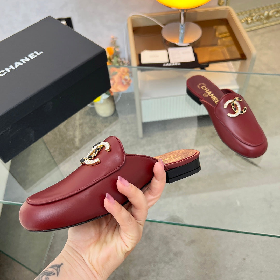 CC 25 Mule Burgundy Calfskin Large Double C Logo