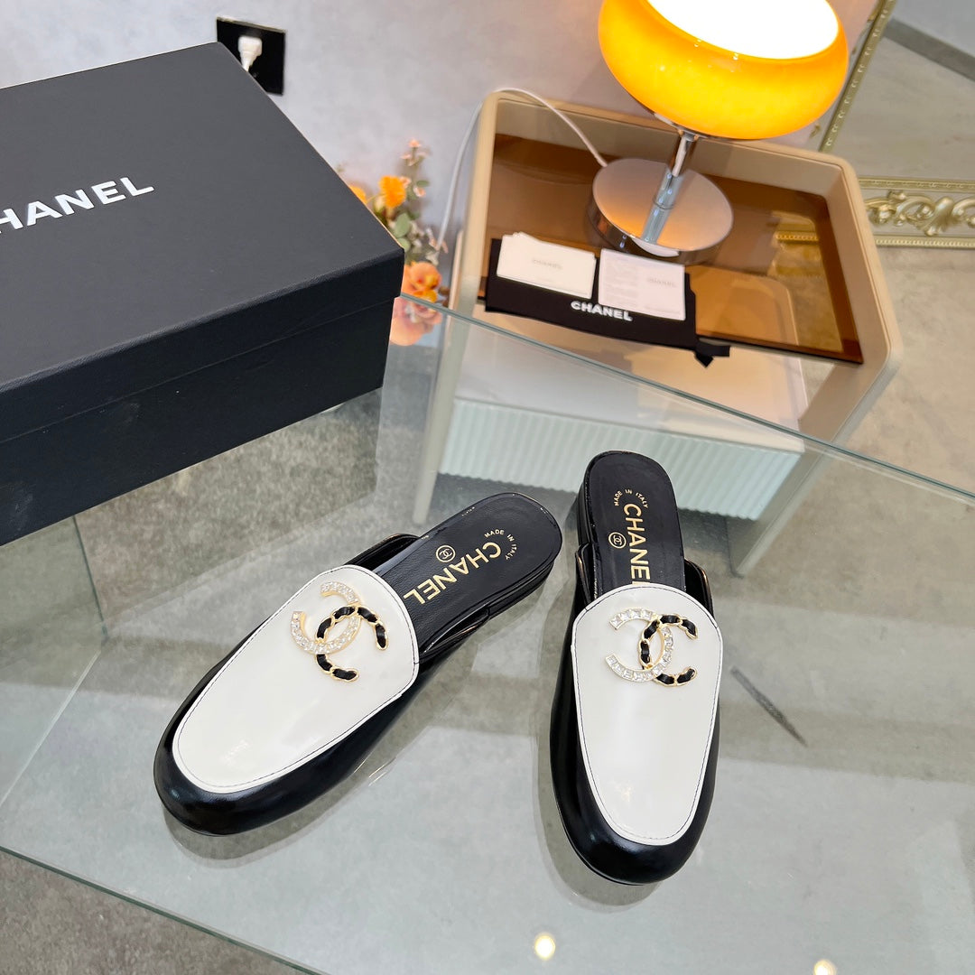 CC 25 Mule Black White Calfskin Large Double C Logo