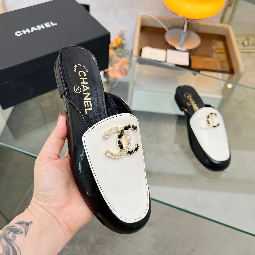 CC 25 Mule Black White Calfskin Large Double C Logo