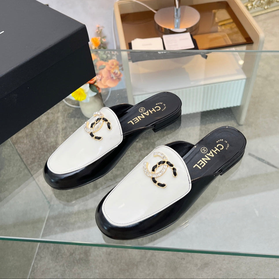 CC 25 Mule Black White Calfskin Large Double C Logo