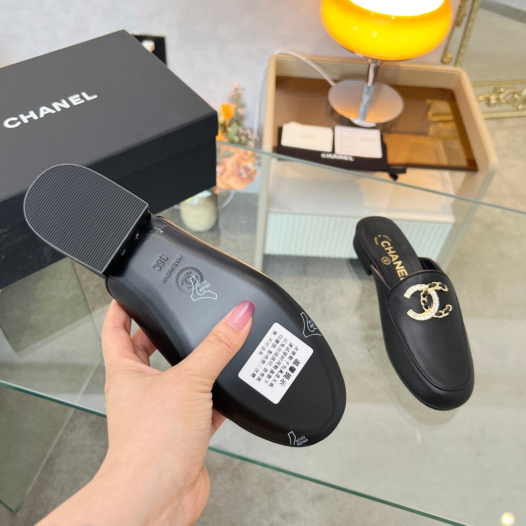 CC 25 Mule Black Calfskin Large Double C Logo