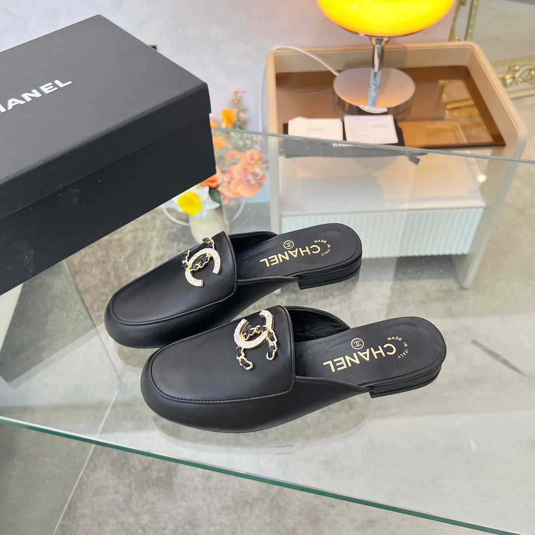 CC 25 Mule Black Calfskin Large Double C Logo