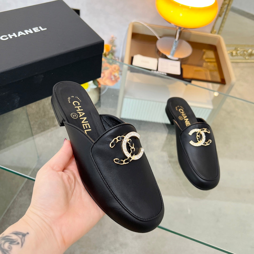 CC 25 Mule Black Calfskin Large Double C Logo