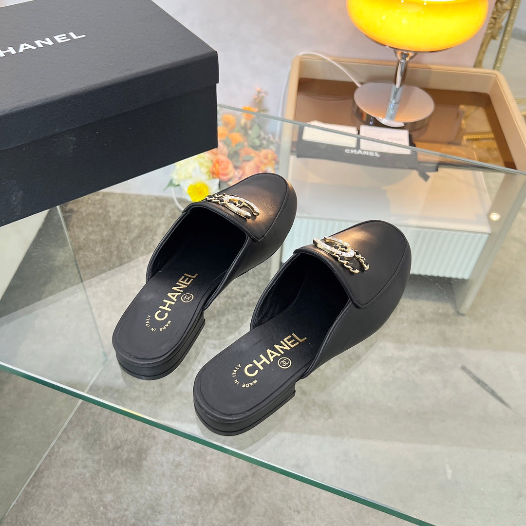 CC 25 Mule Black Calfskin Large Double C Logo