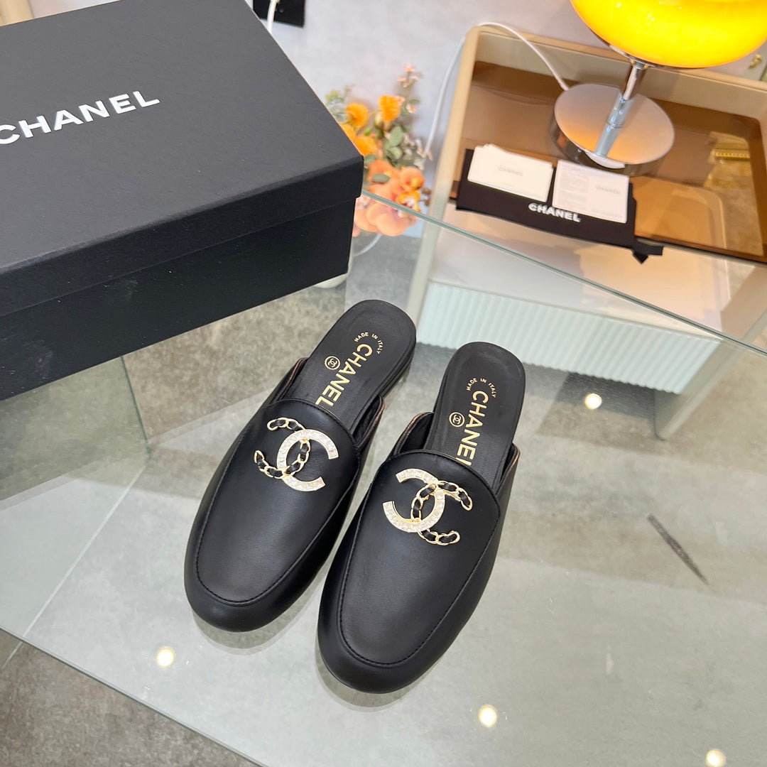 CC 25 Mule Black Calfskin Large Double C Logo