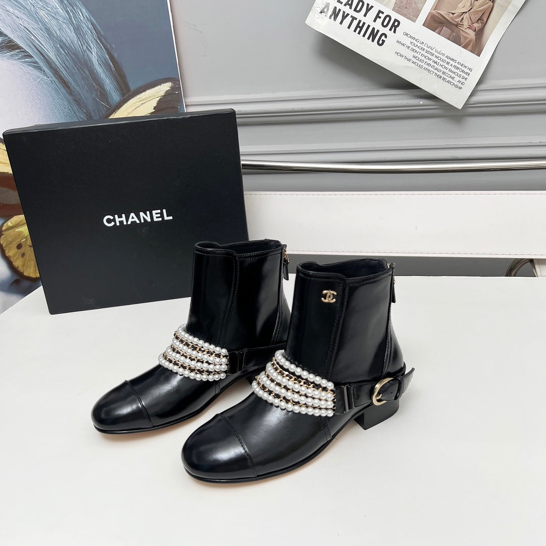 CC 25 latest low-top boots pearl black patent leather 459470