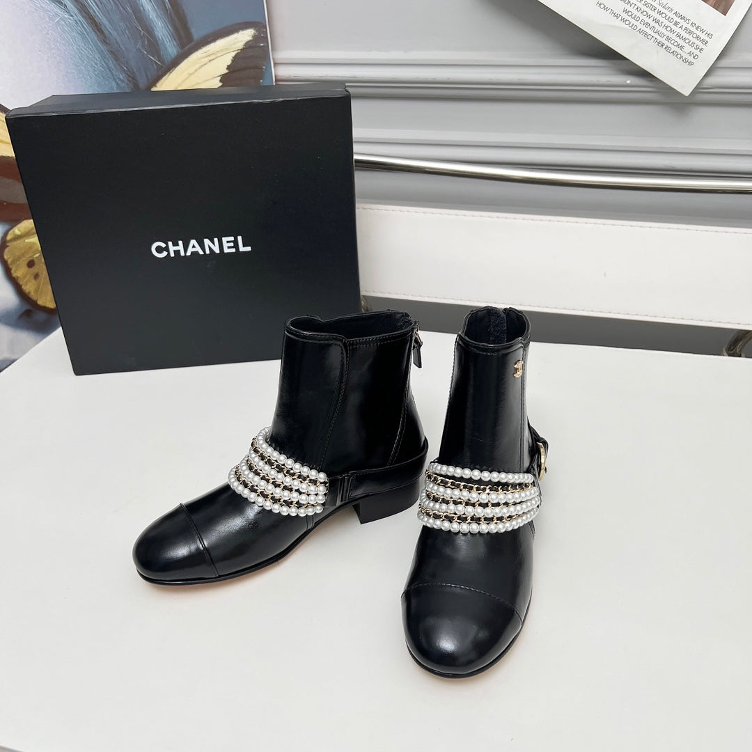 CC 25 latest low-top boots pearl black patent leather 459470