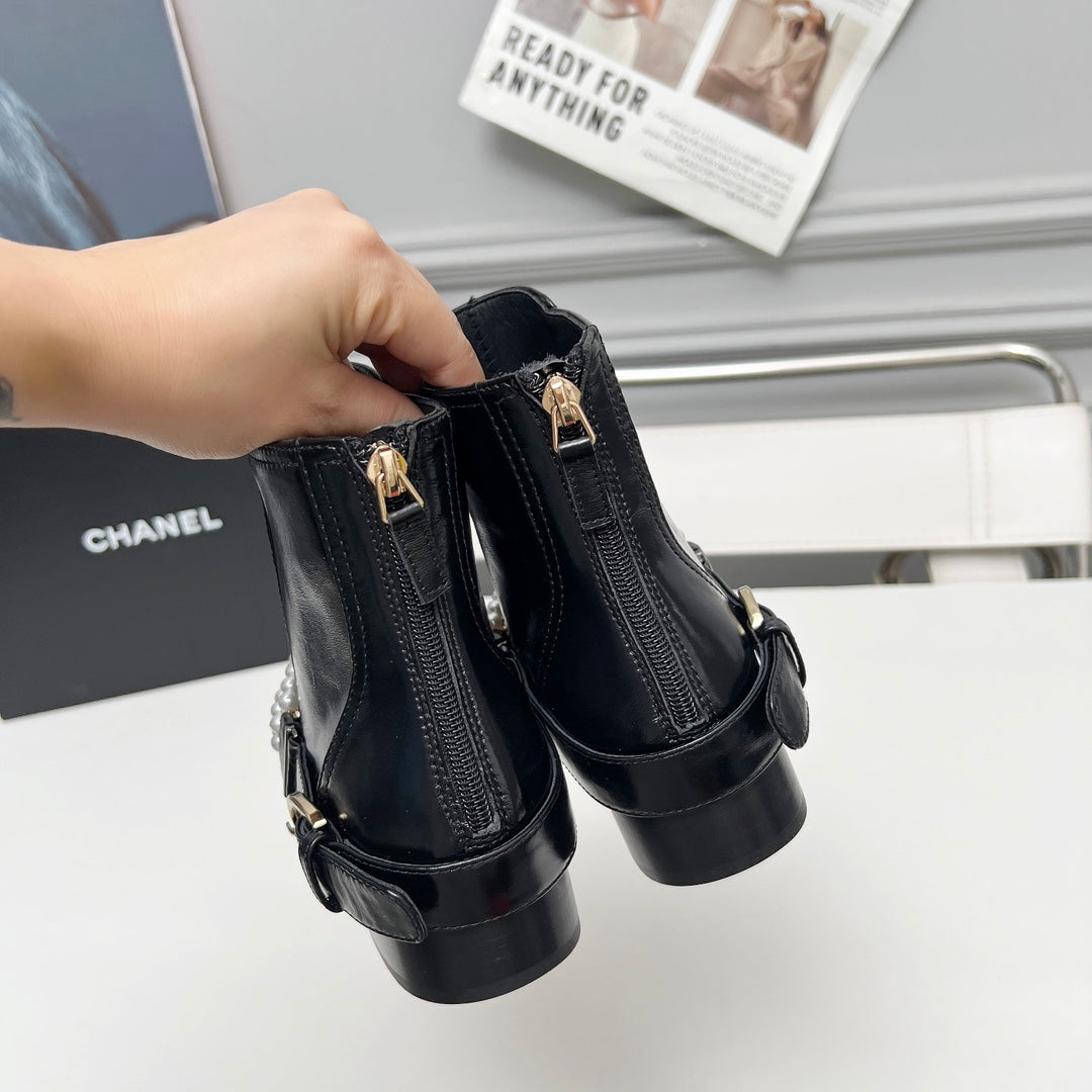 CC 25 latest low-top boots pearl black patent leather 459470