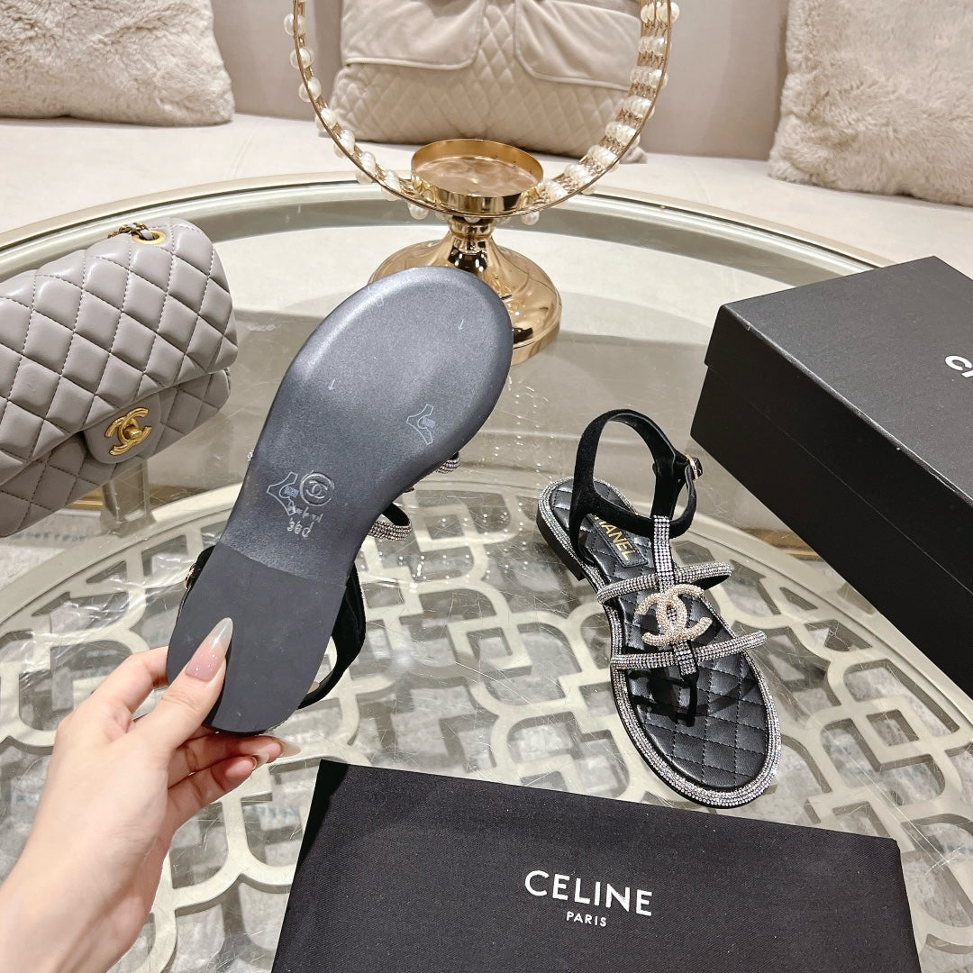 CC 25C Thong Sandal Black with White Sheepskin 213340