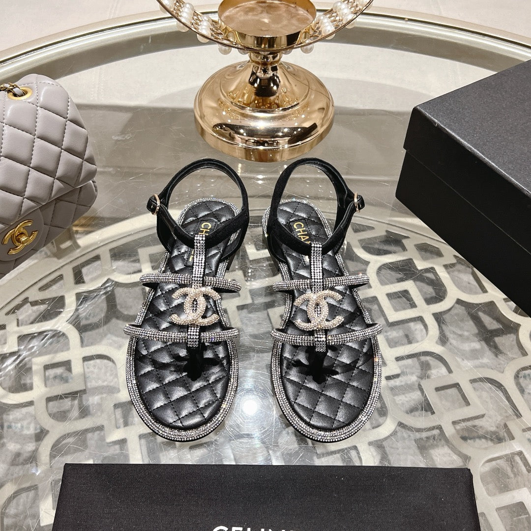 CC 25C Thong Sandal Black with White Sheepskin 213340