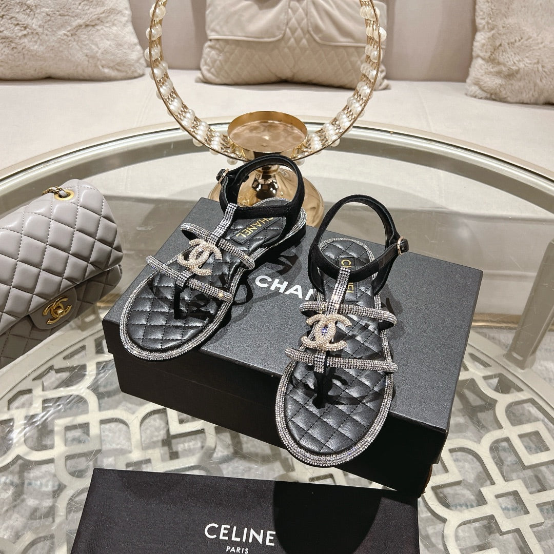 CC 25C Thong Sandal Black with White Sheepskin 213340