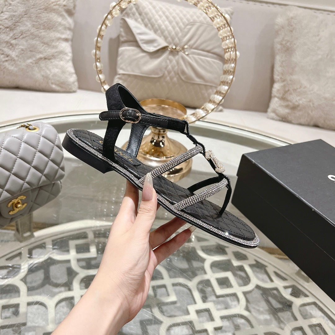 CC 25C Thong Sandal Black with White Sheepskin 213340