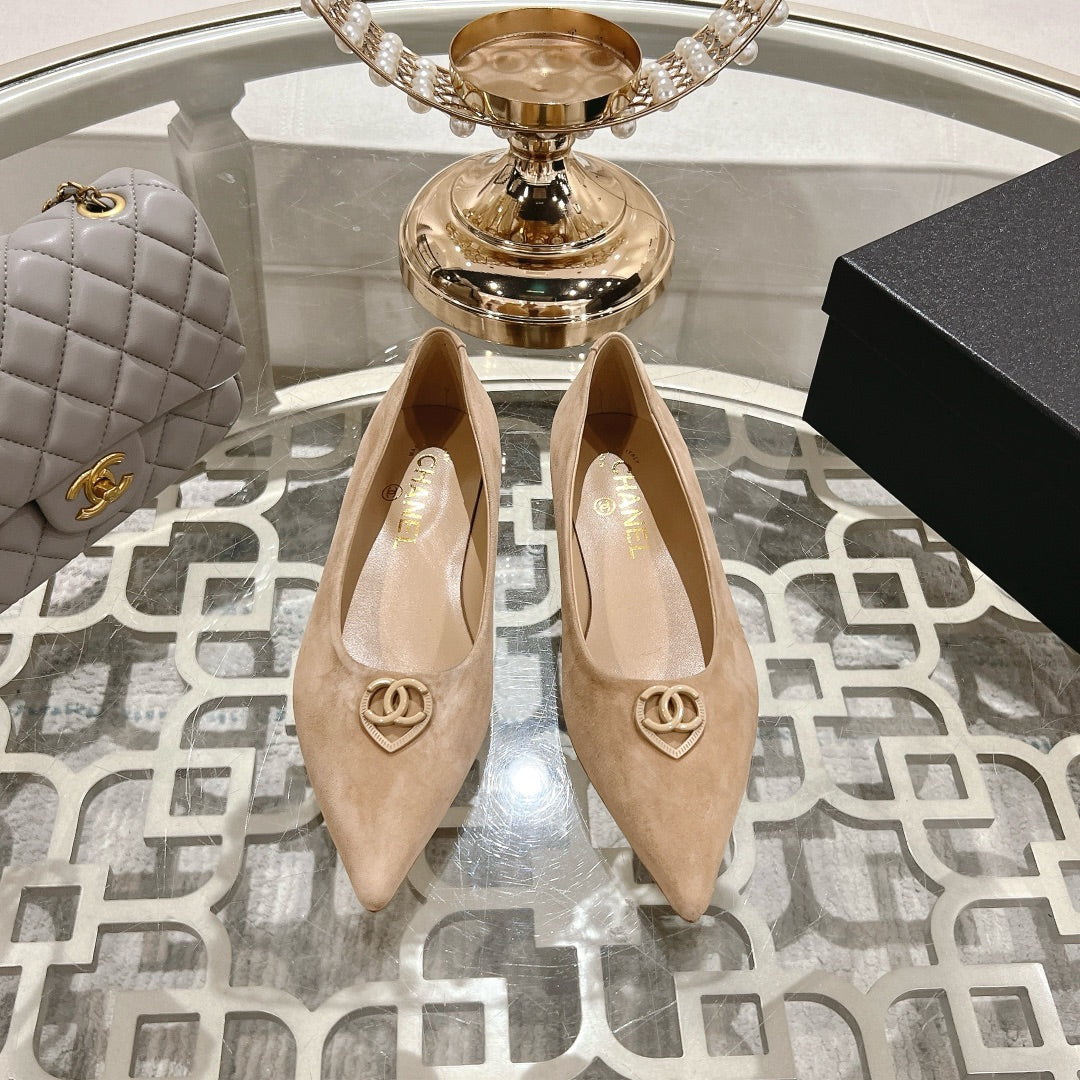 CC 25C Ballet Flats Cream Suede 213338