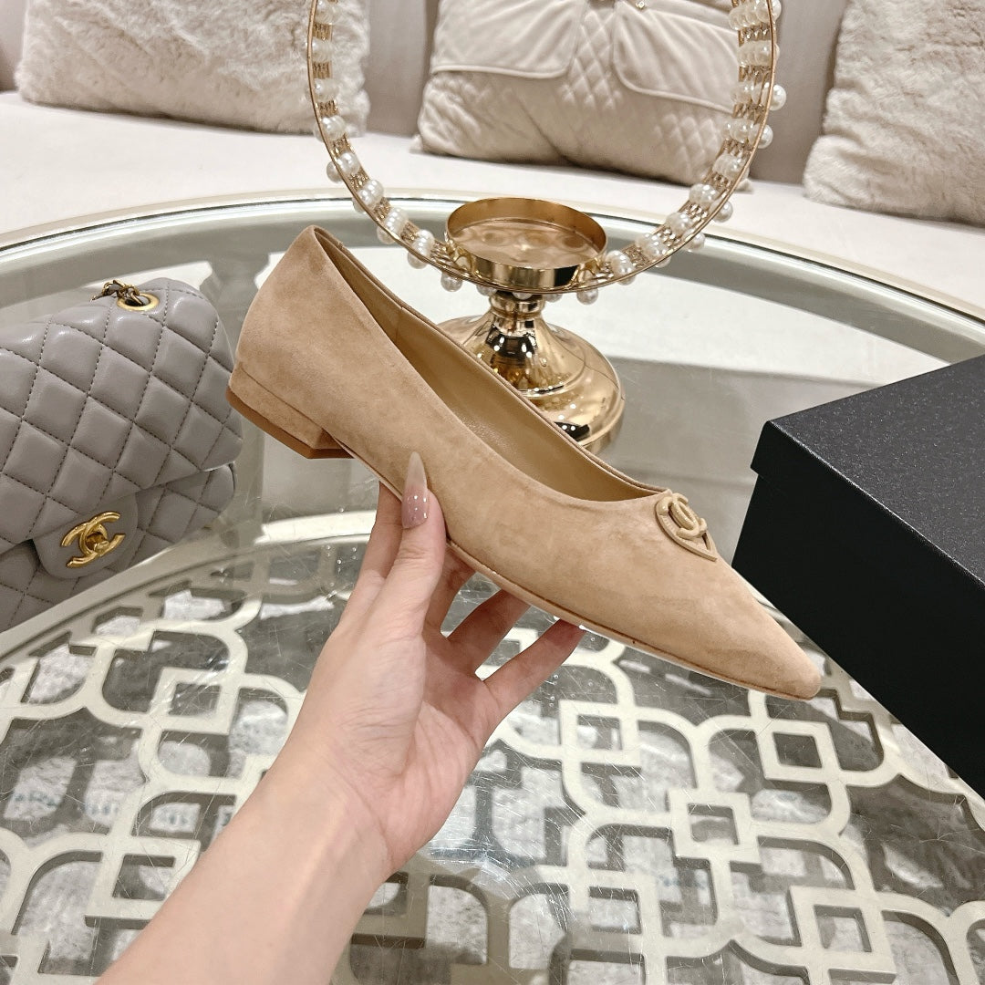 CC 25C Ballet Flats Cream Suede 213338