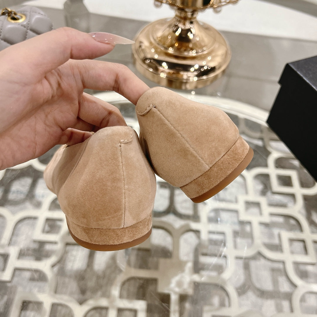 CC 25C Ballet Flats Cream Suede 213338
