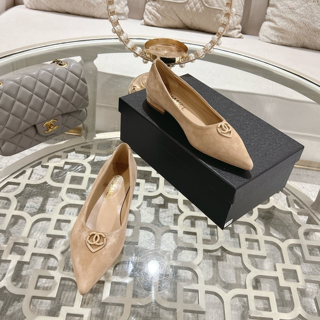 CC 25C Ballet Flats Cream Suede 213338