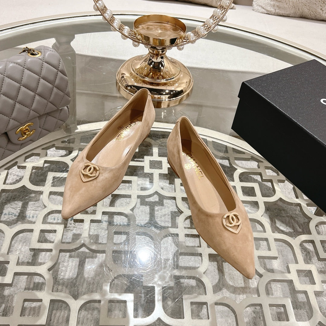 CC 25C Ballet Flats Cream Suede 213338