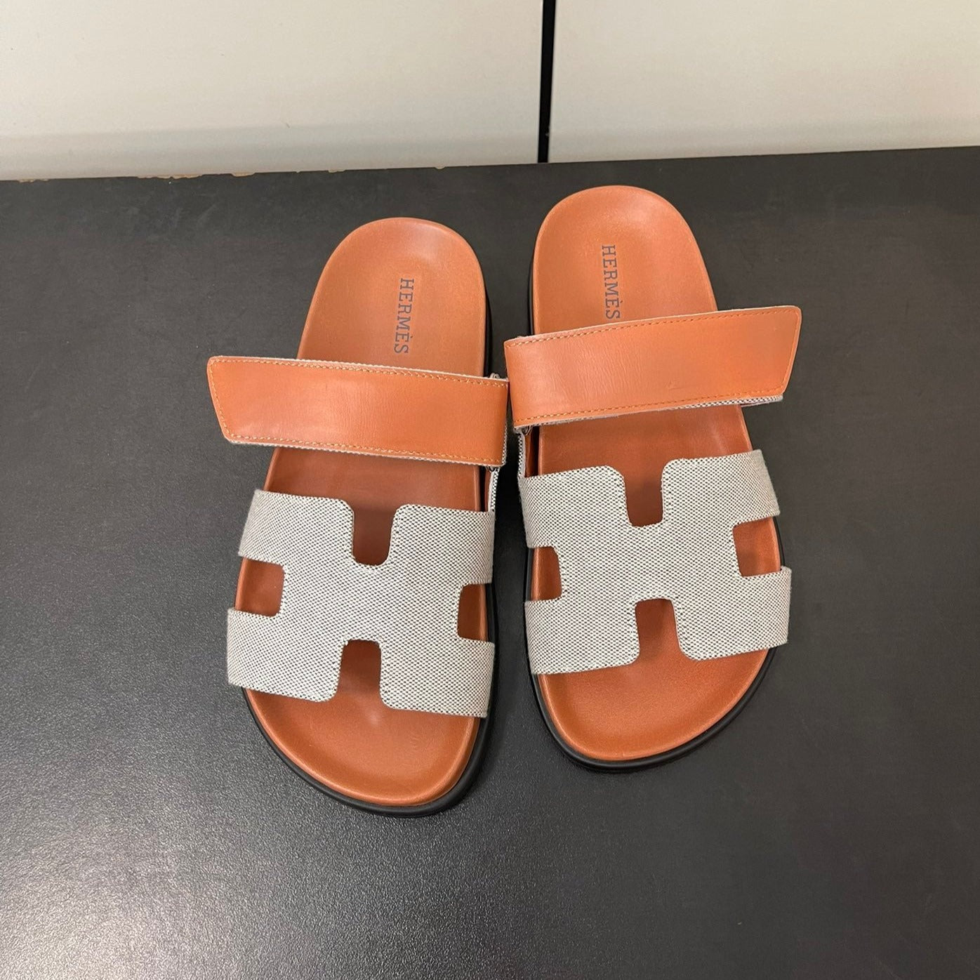 CHYPRE SANDAL ORANGE MIX CREAM CALFSKIN
