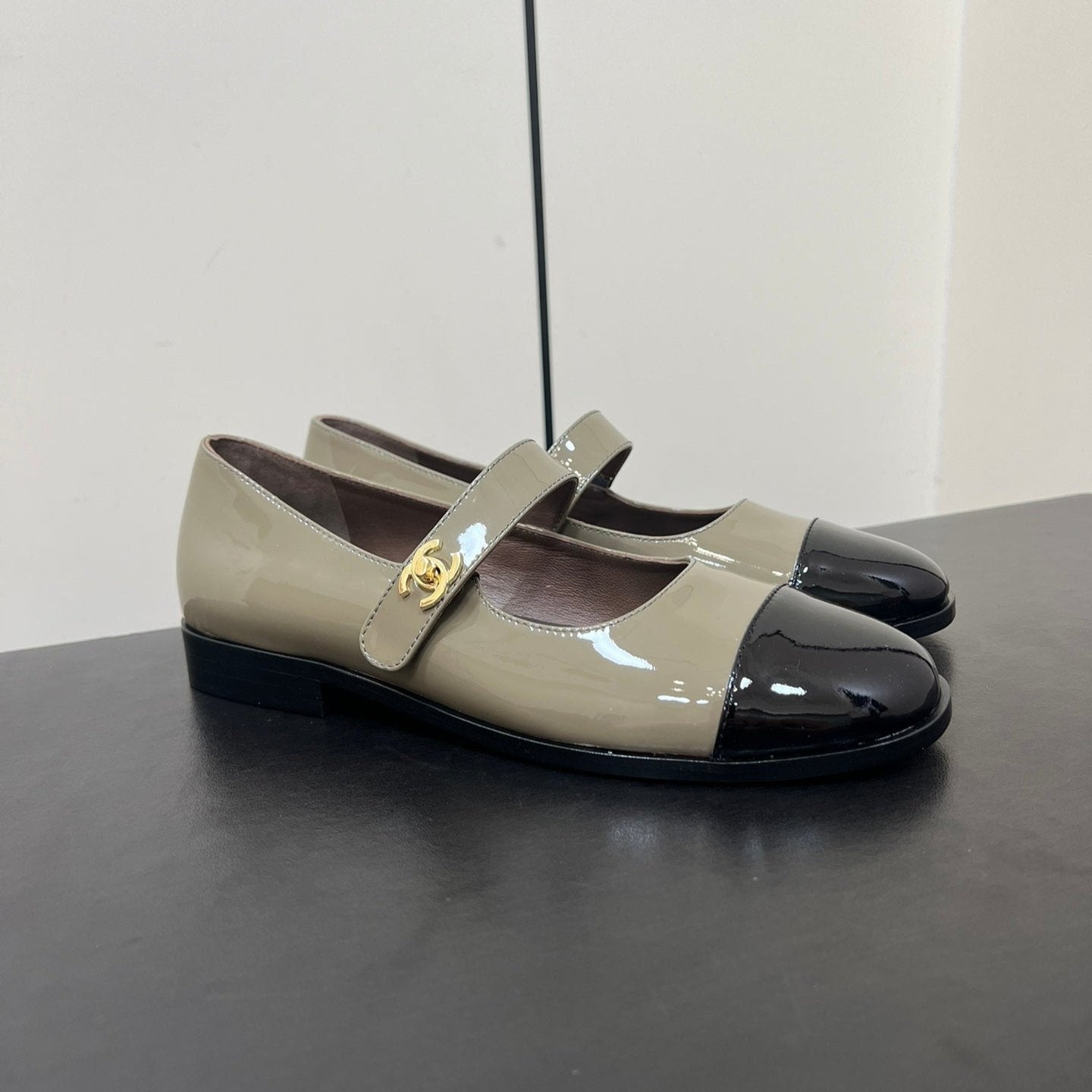 Mary Jane Flat Olive Black Patent Calfskin