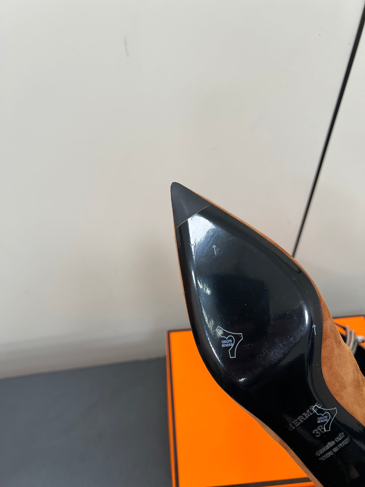 HM 25C Kiara 40 Pump Cider Orange Suede 210270