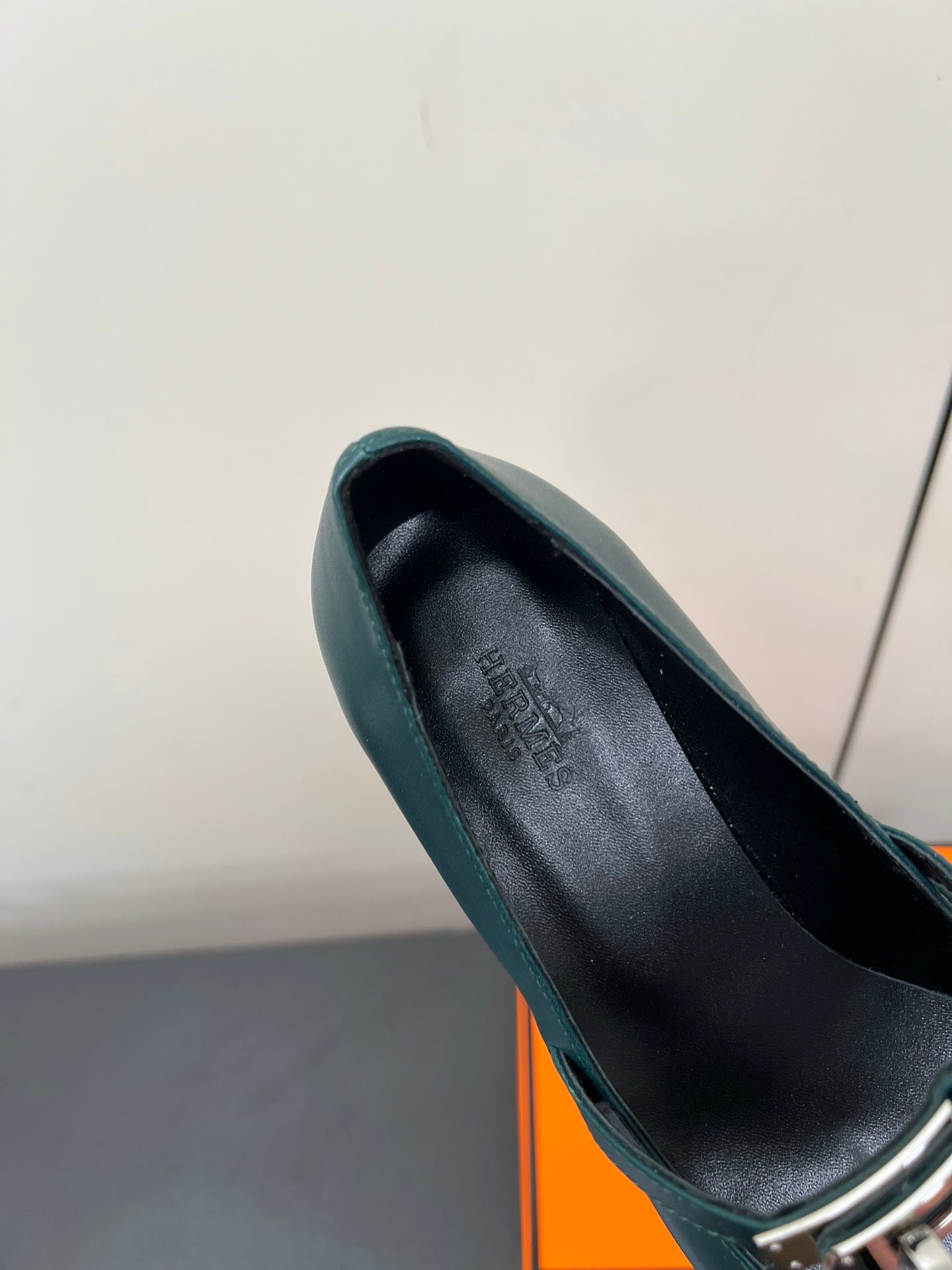 HM 25C Kiara 40 Pump Castleton Green Calfskin 210276