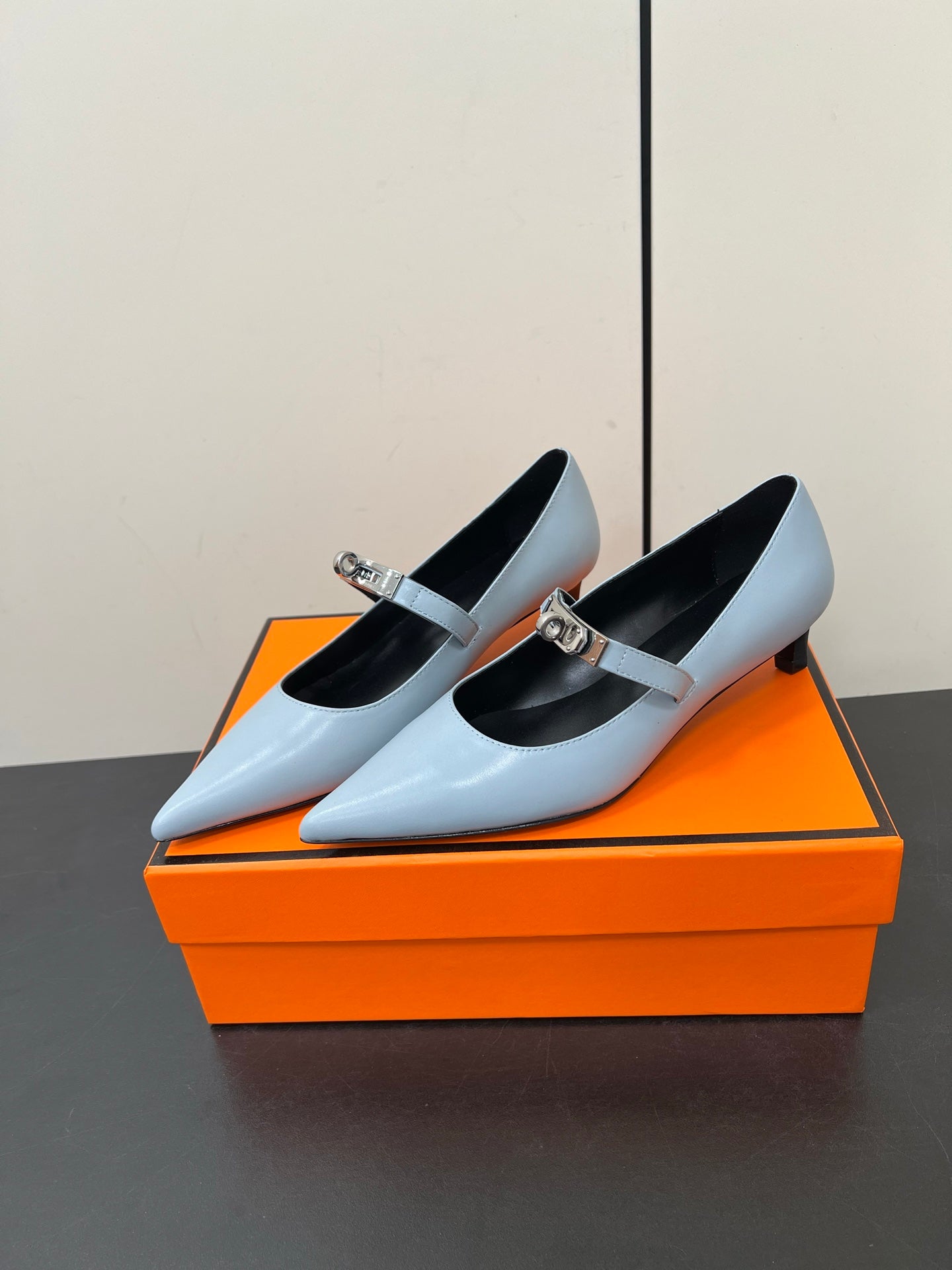 HM 25C Kiara 40 Pump Baby Blue Calfskin 210278