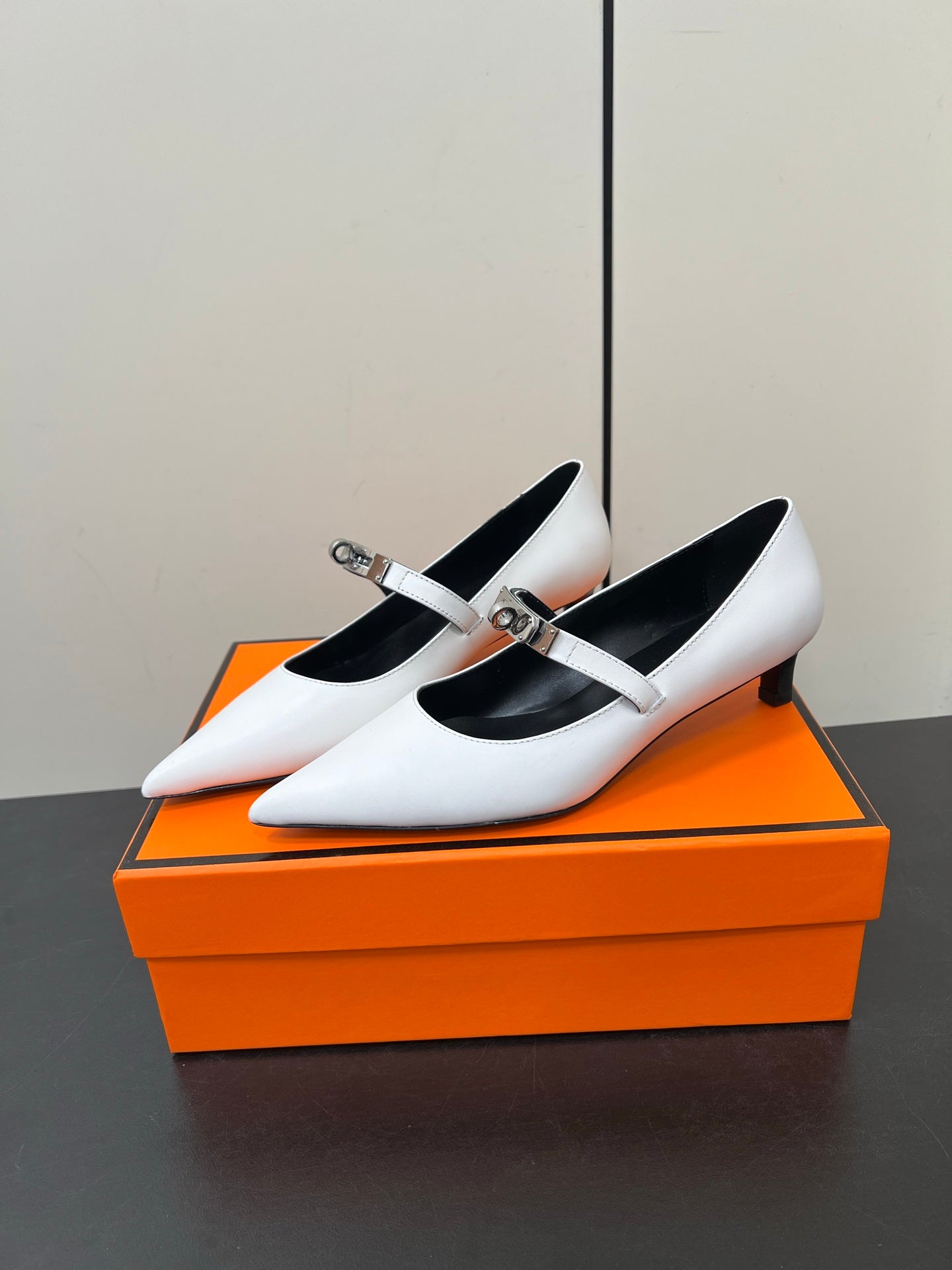 HM 25C Kiara 40 Pump White Calfskin 210282
