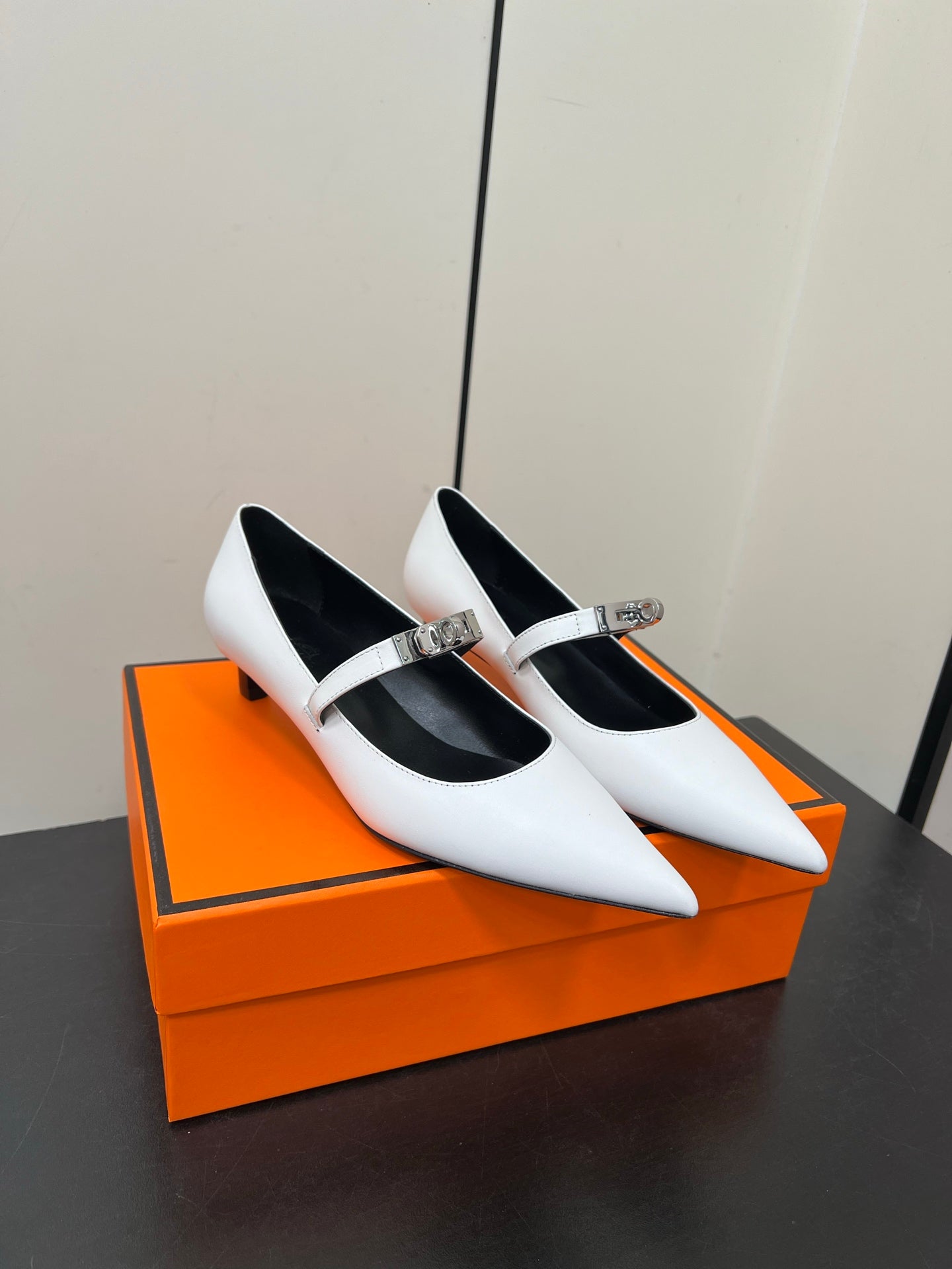 HM 25C Kiara 40 Pump White Calfskin 210282