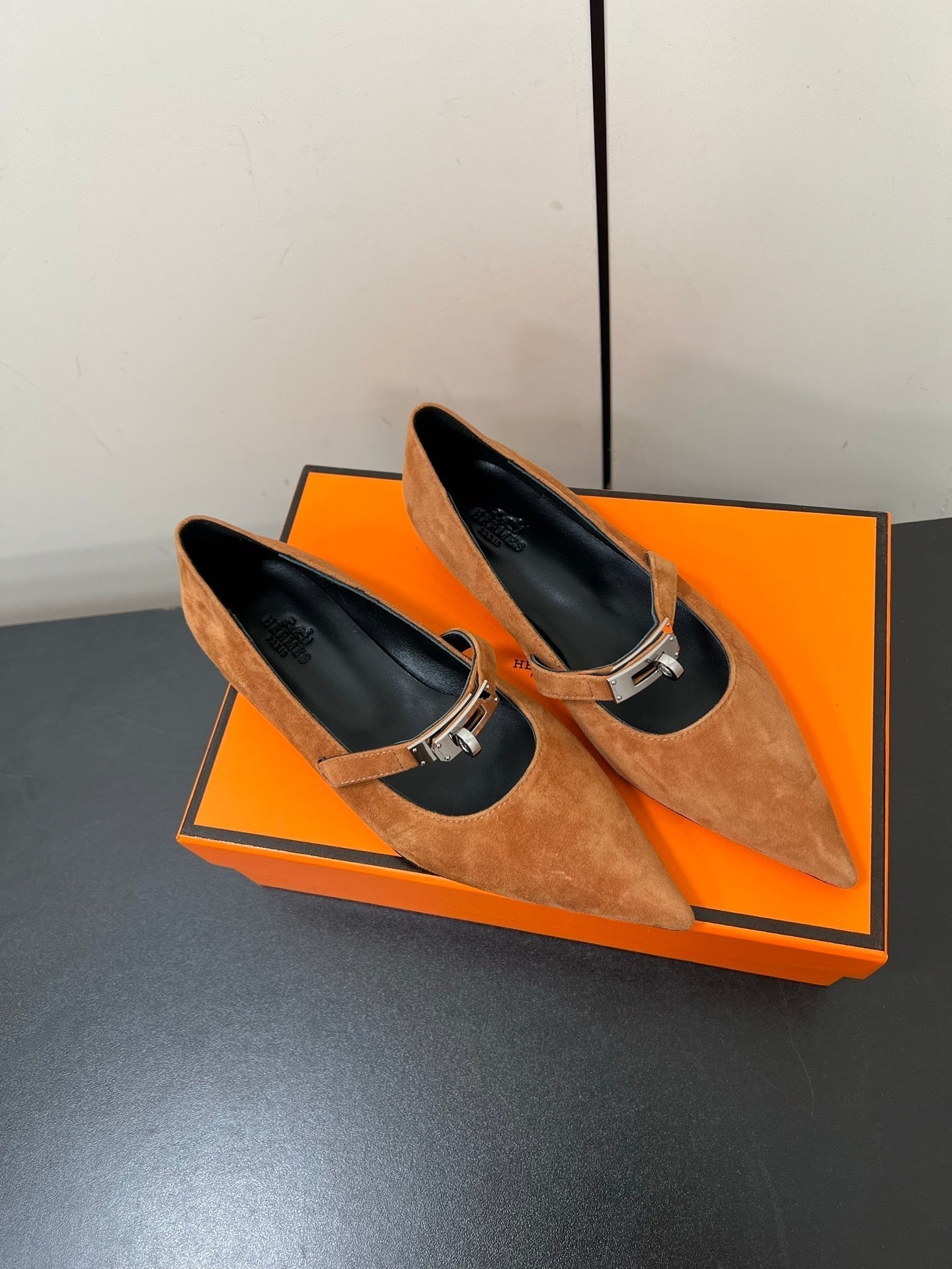 HM 25C Kelly Ballet Flat Cider Orange Suede 210288