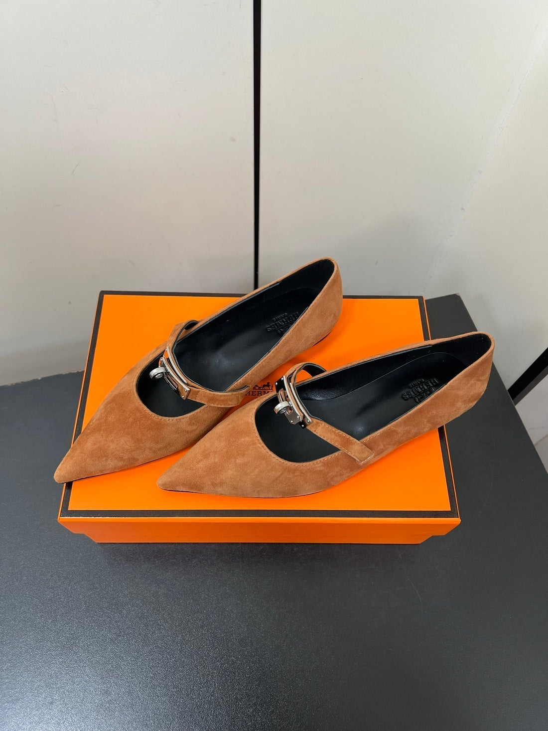HM 25C Kelly Ballet Flat Cider Orange Suede 210288