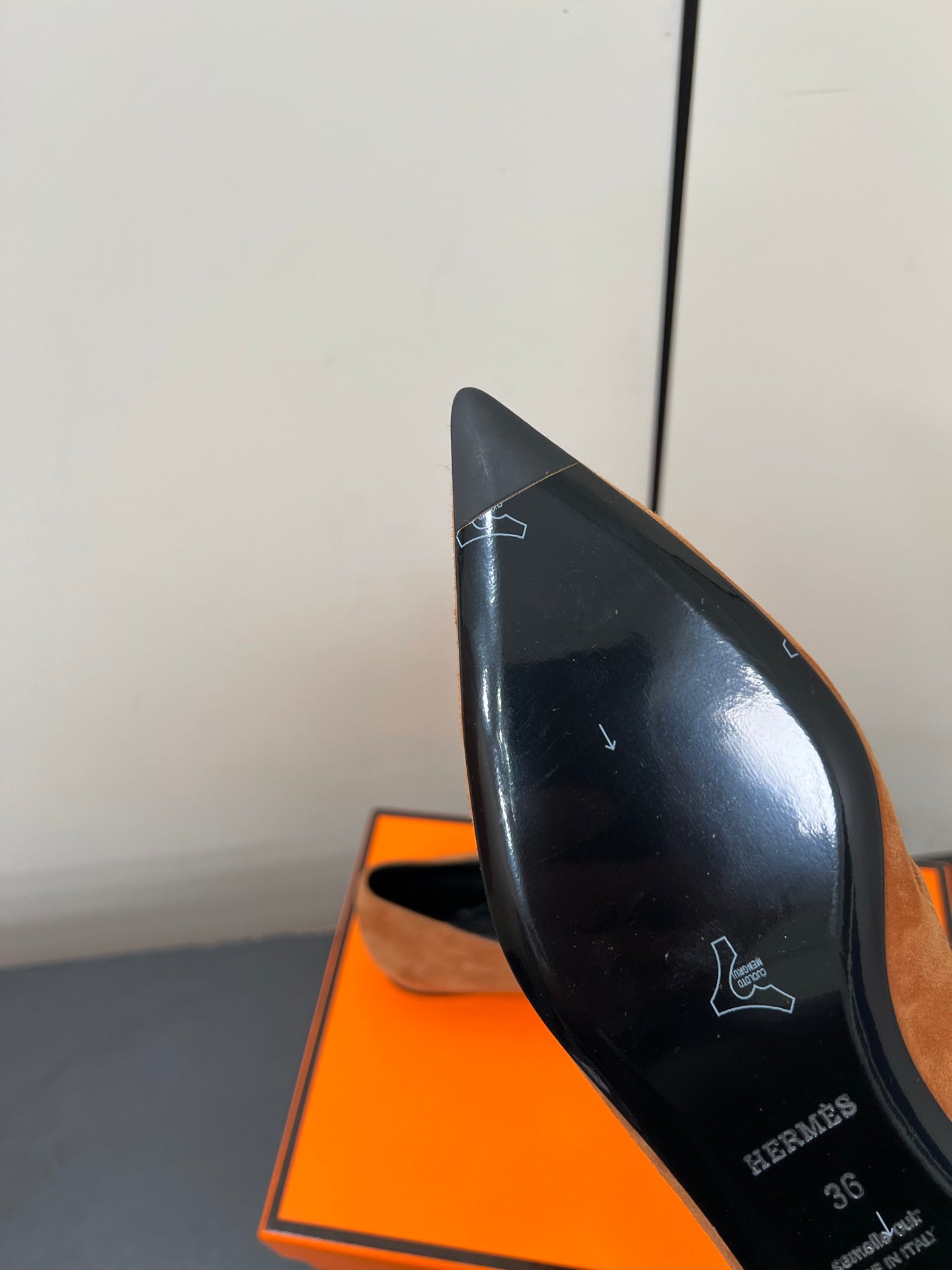 HM 25C Kelly Ballet Flat Cider Orange Suede 210288