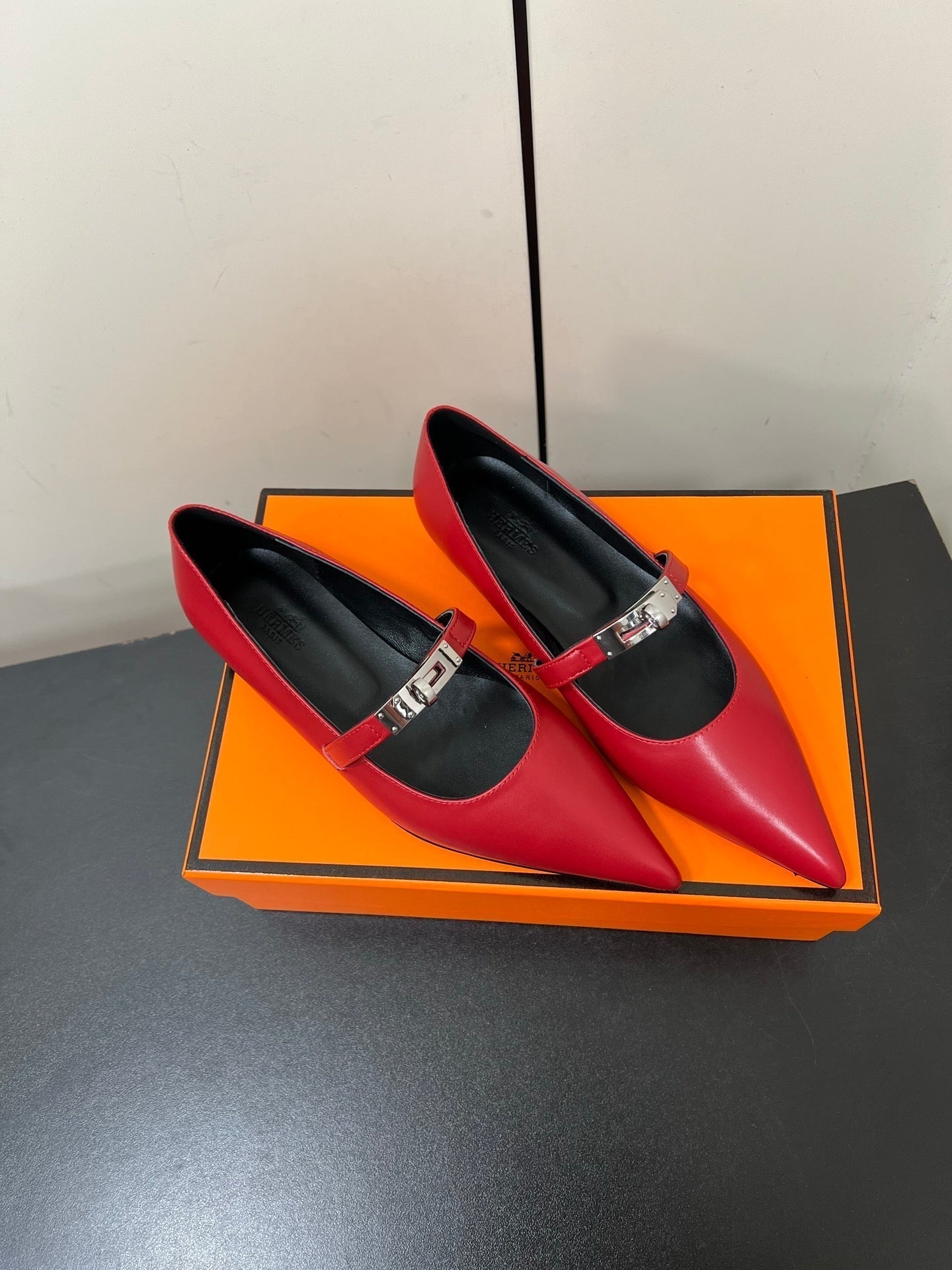 HM 25C Kelly Ballet Flat Red Calfskin 210292