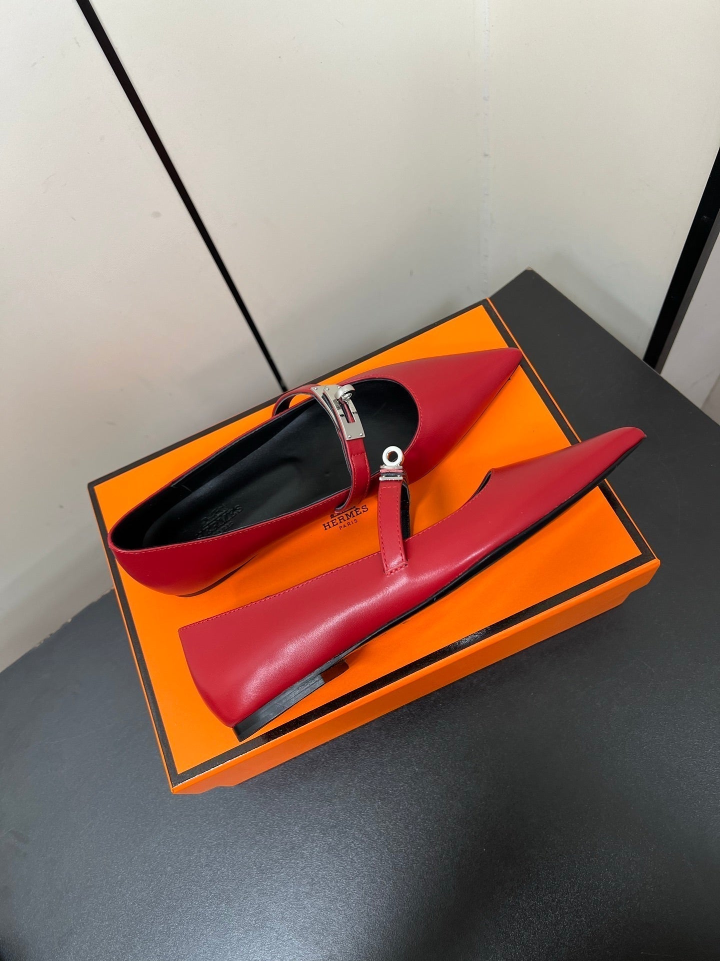 HM 25C Kelly Ballet Flat Red Calfskin 210292