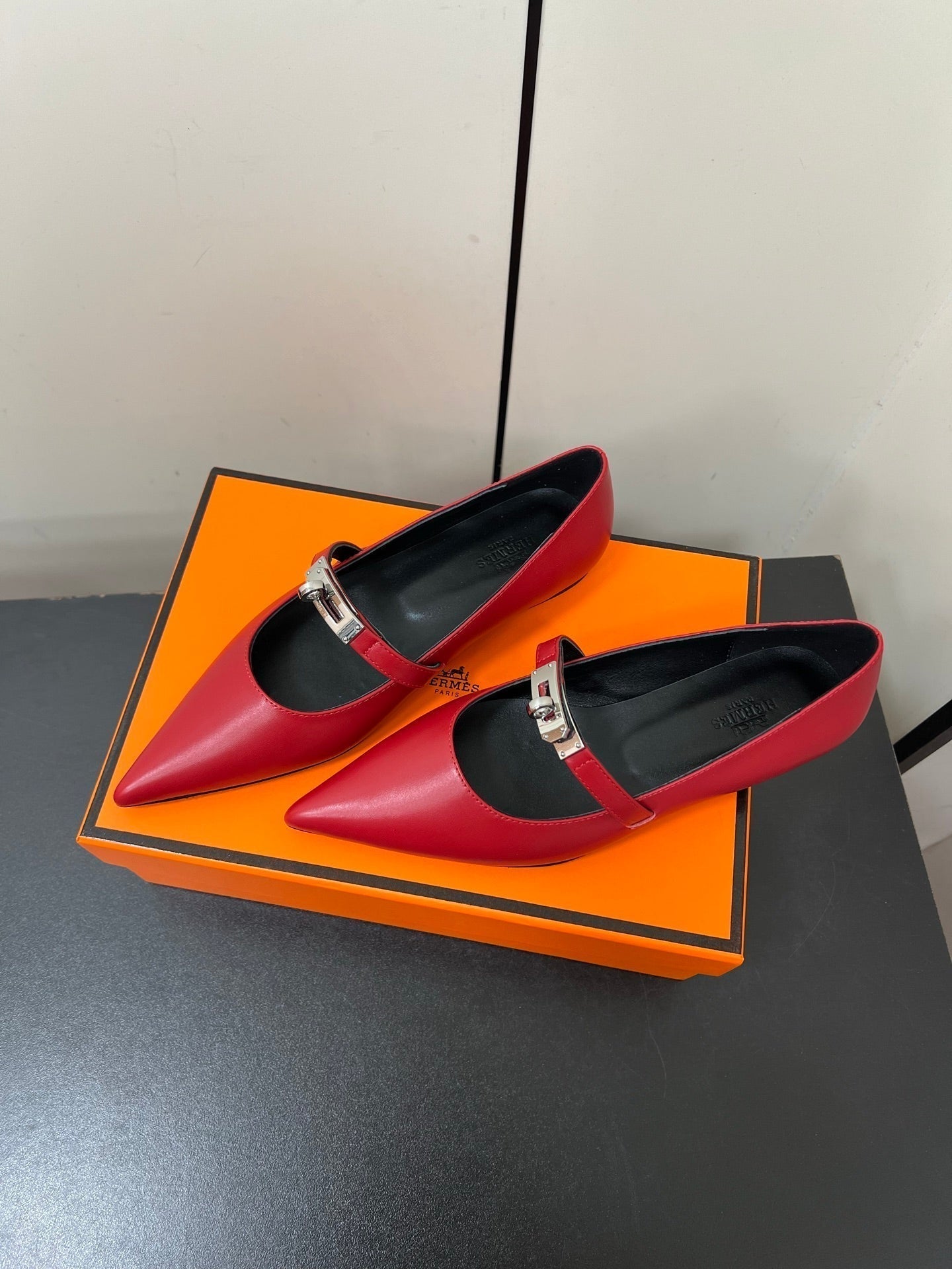 HM 25C Kelly Ballet Flat Red Calfskin 210292