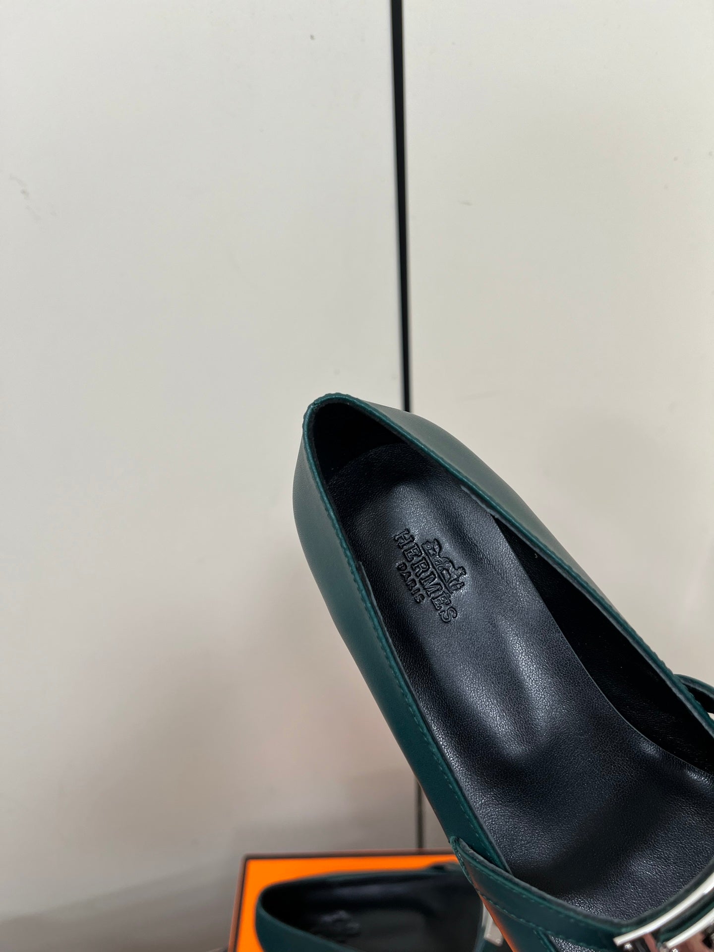 HM 25C Kelly Ballet Flat Castleton Green Calfskin 210294