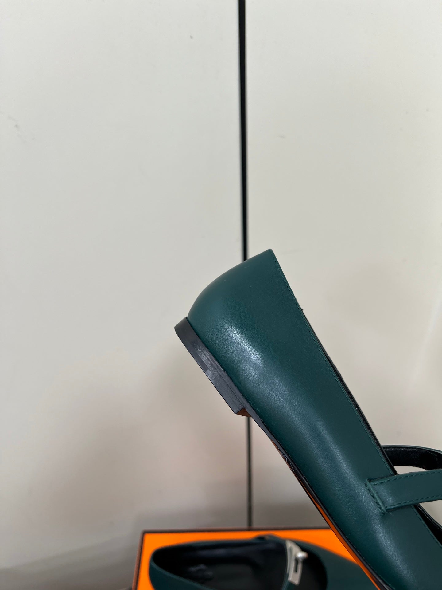 HM 25C Kelly Ballet Flat Castleton Green Calfskin 210294