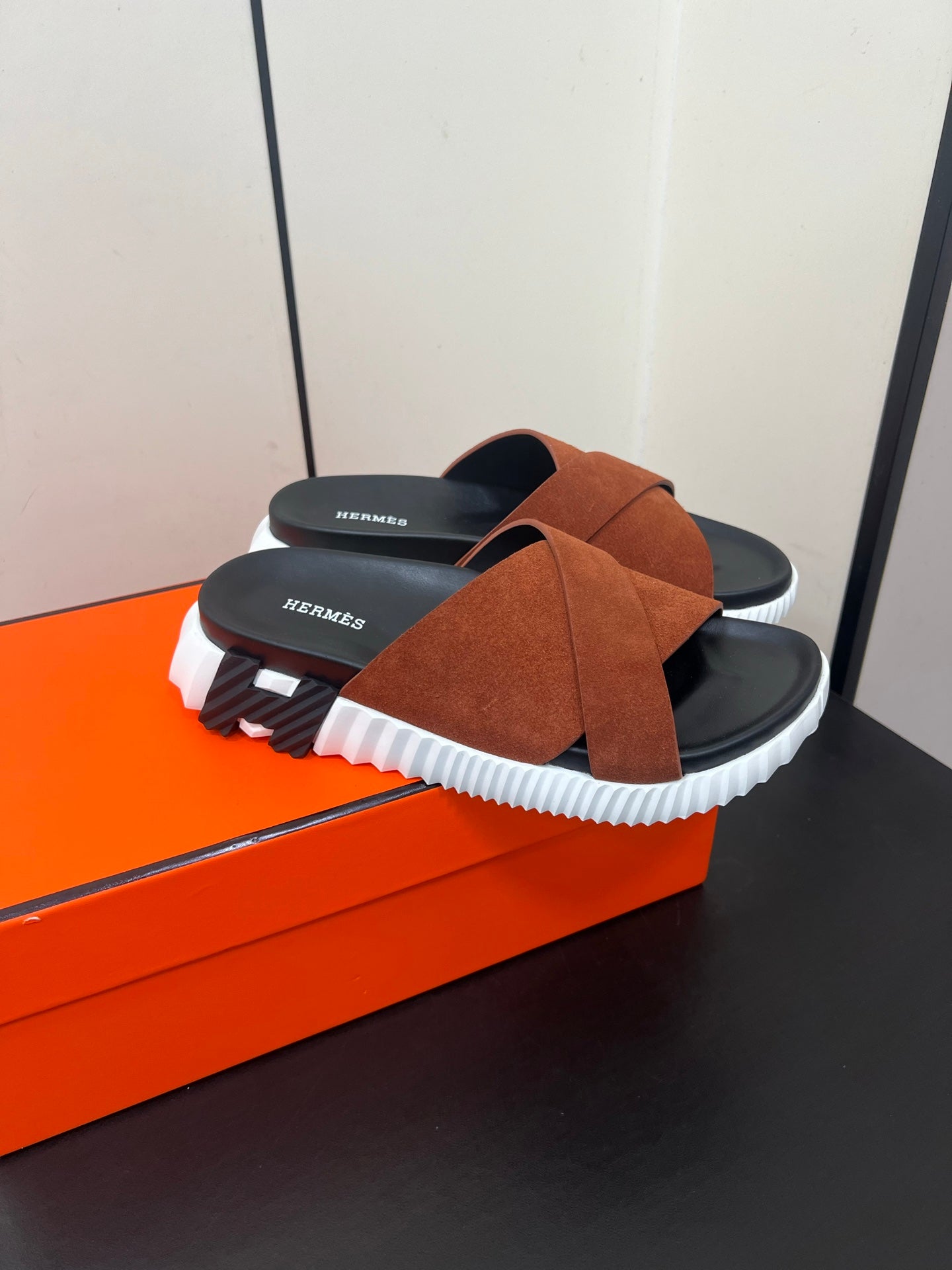 HM Infra Slippers Brown Cowhide 315081