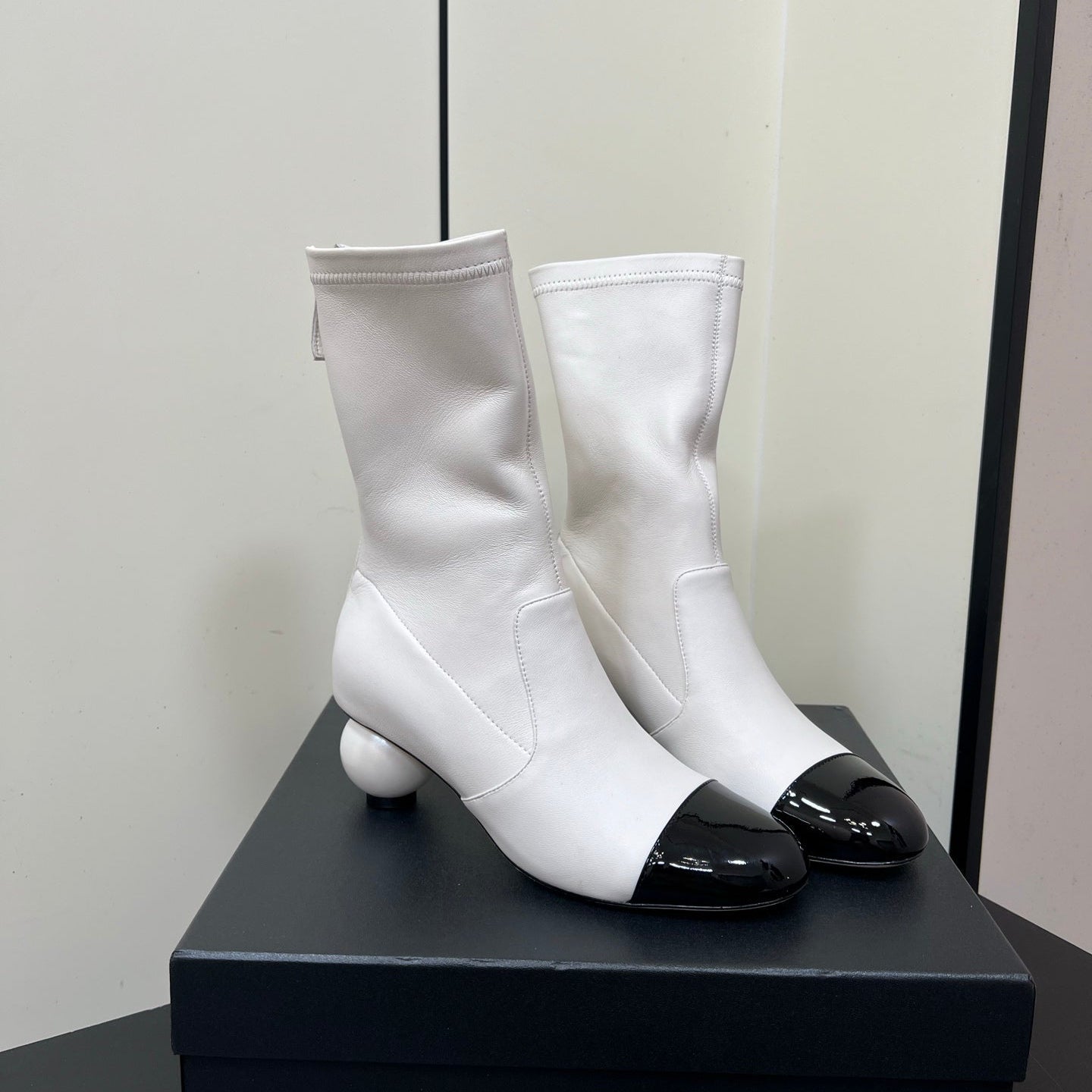 Chanel Double C Giant Pearl Heel Stretch Boots White Sheepskin 441706