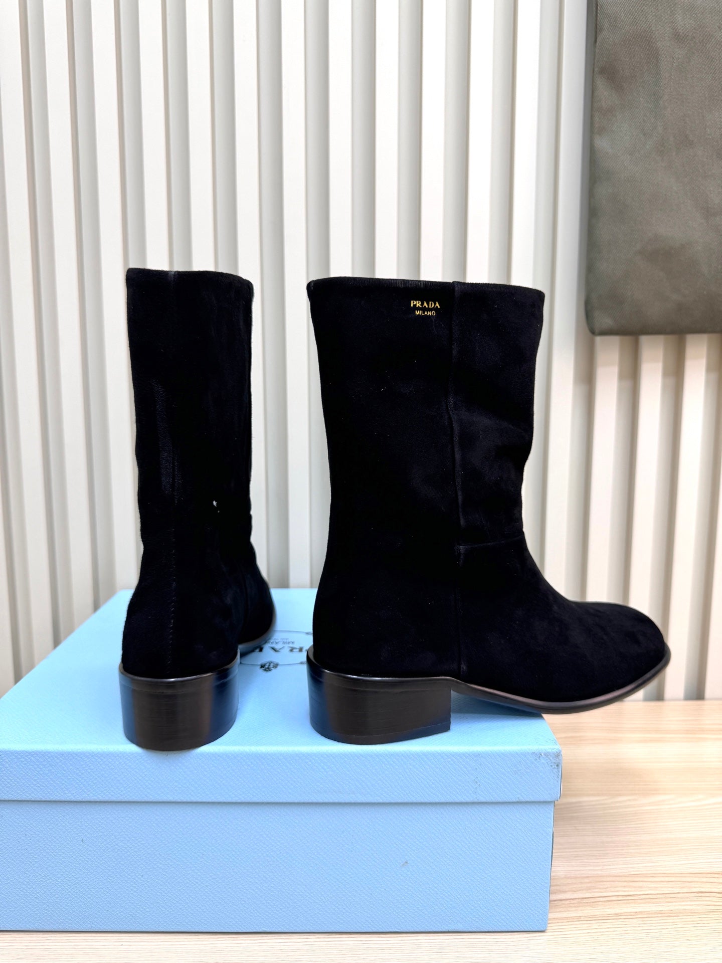PRA latest mid-length boots black suede 443657
