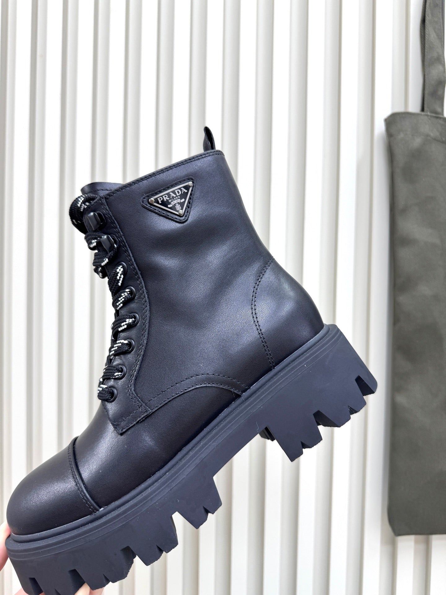 PRA Martin boots black sheepskin 443670