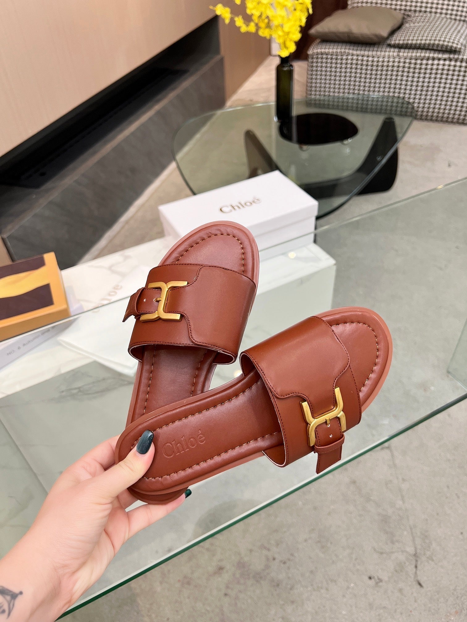 CHLOE HLOE MARCIE SLIDE IN UMBER BROWN CALFSKIN WITH GOLD HARDWARE