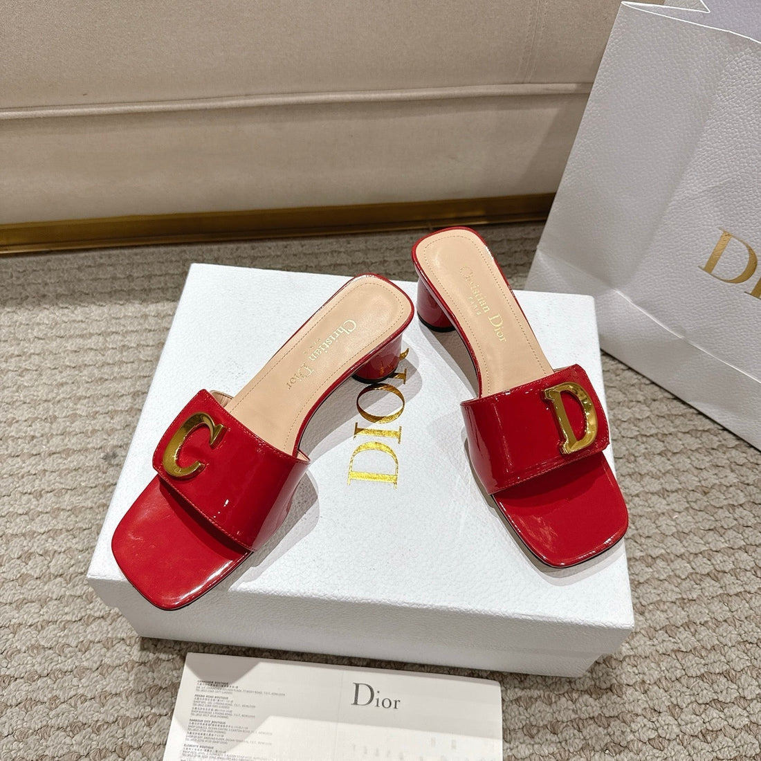 CD 25 C'EST DIO red patent leather 396129