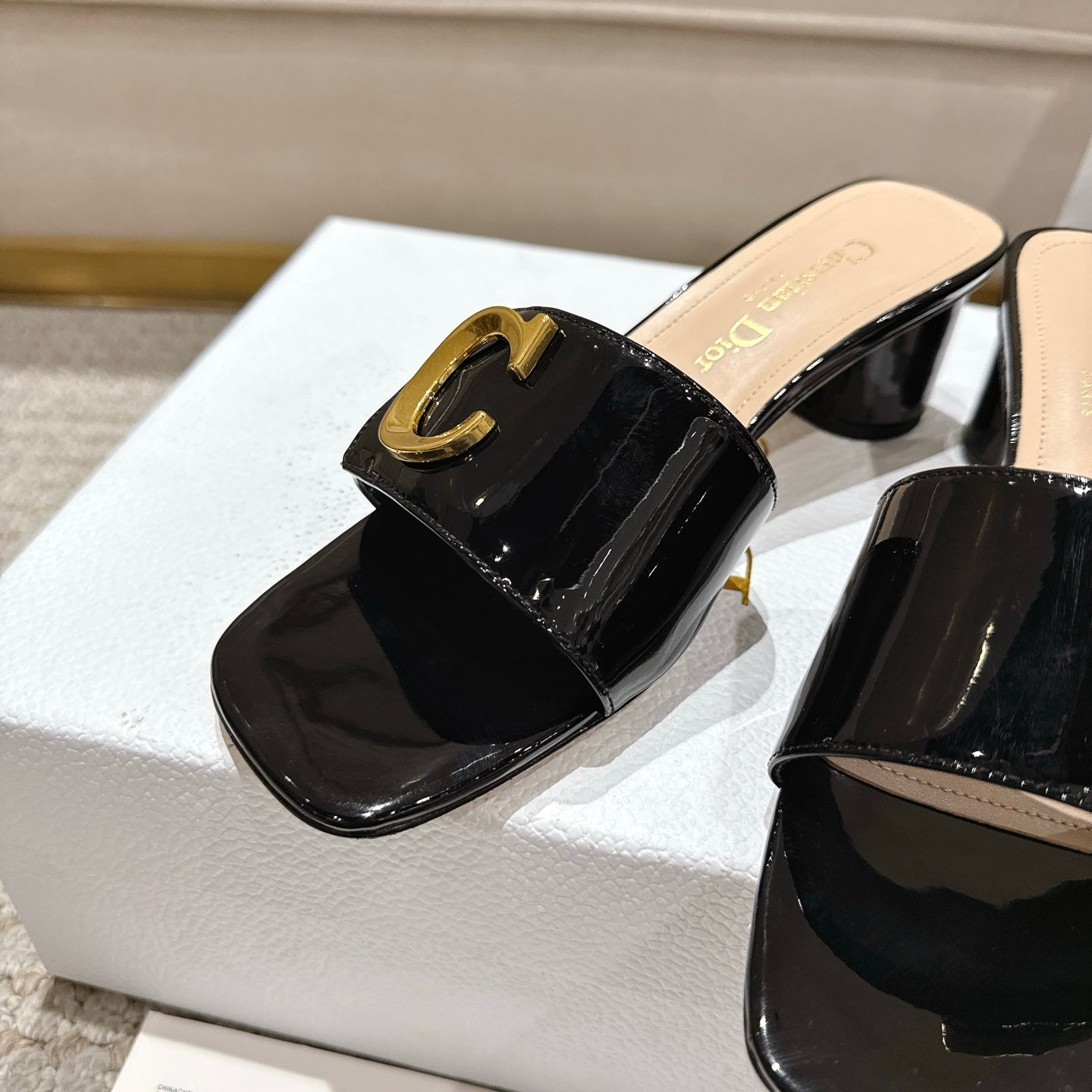 CD 25 C'EST DIO black patent leather 396130