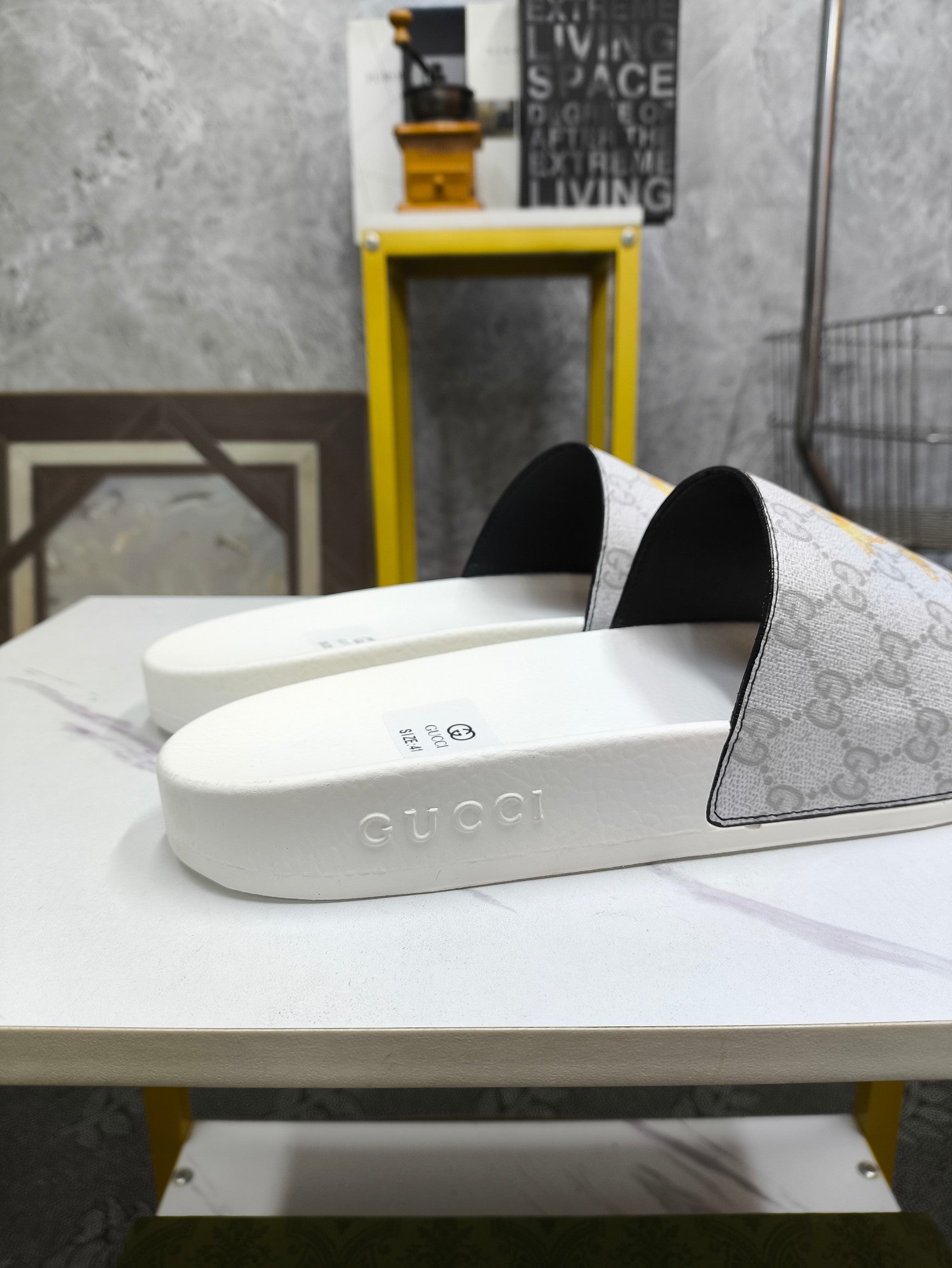 GG Men's Slide White Grey Sheepskin 535388