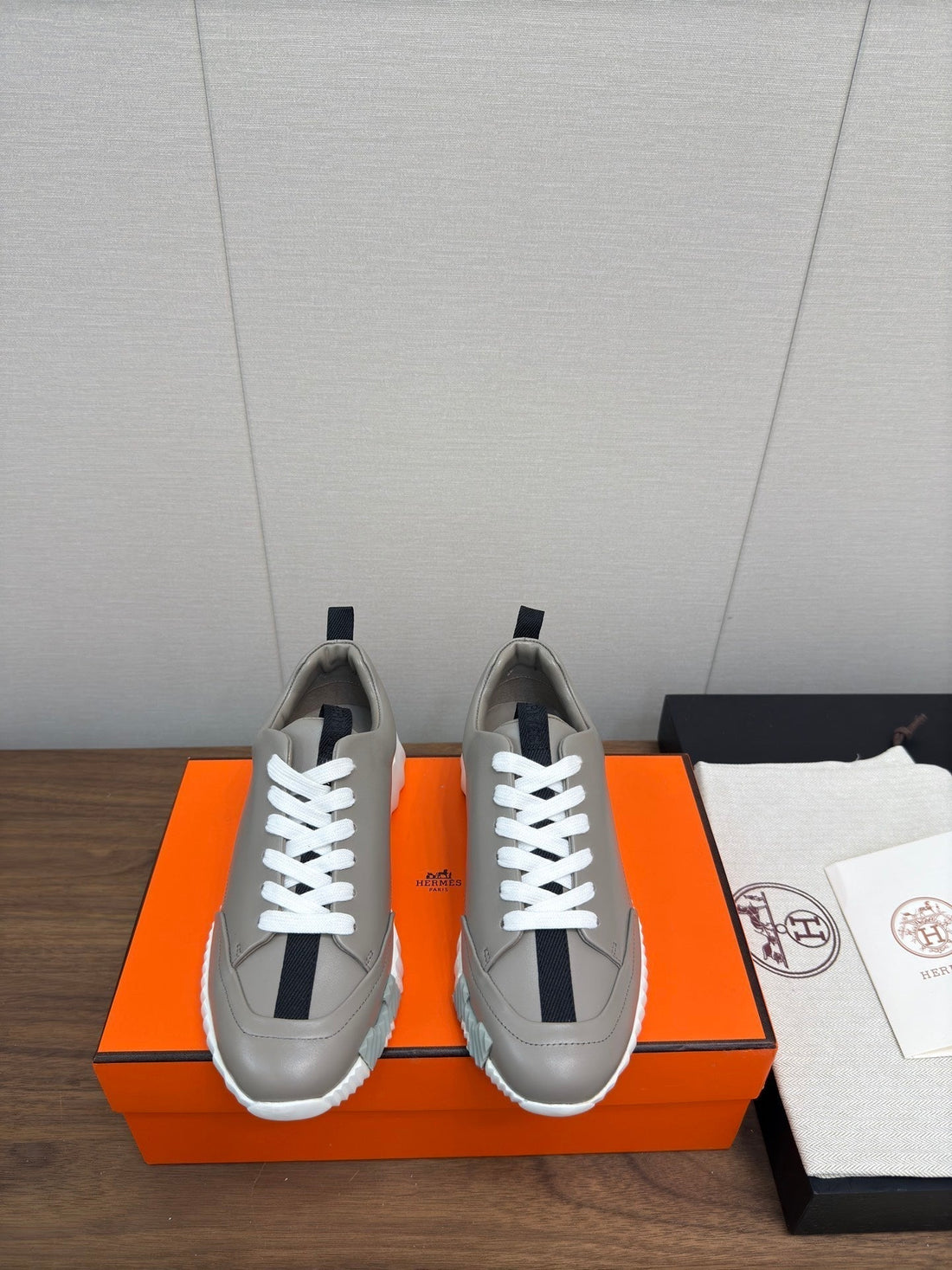 HM Bouncing Sneaker Stone Grey Calfskin 213524