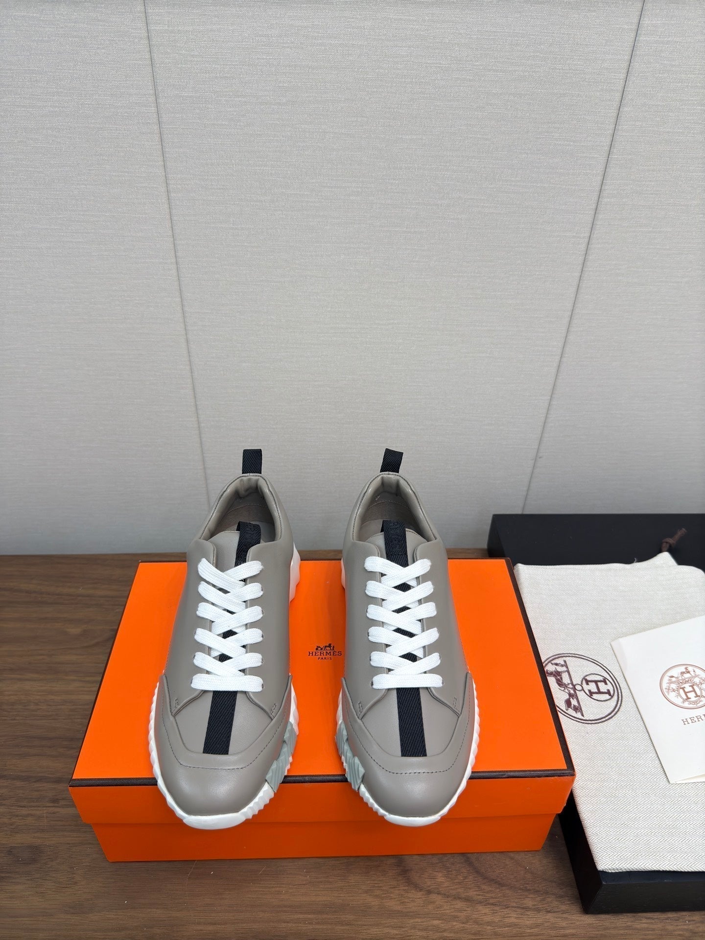 HM Bouncing Sneaker Stone Grey Calfskin 213524