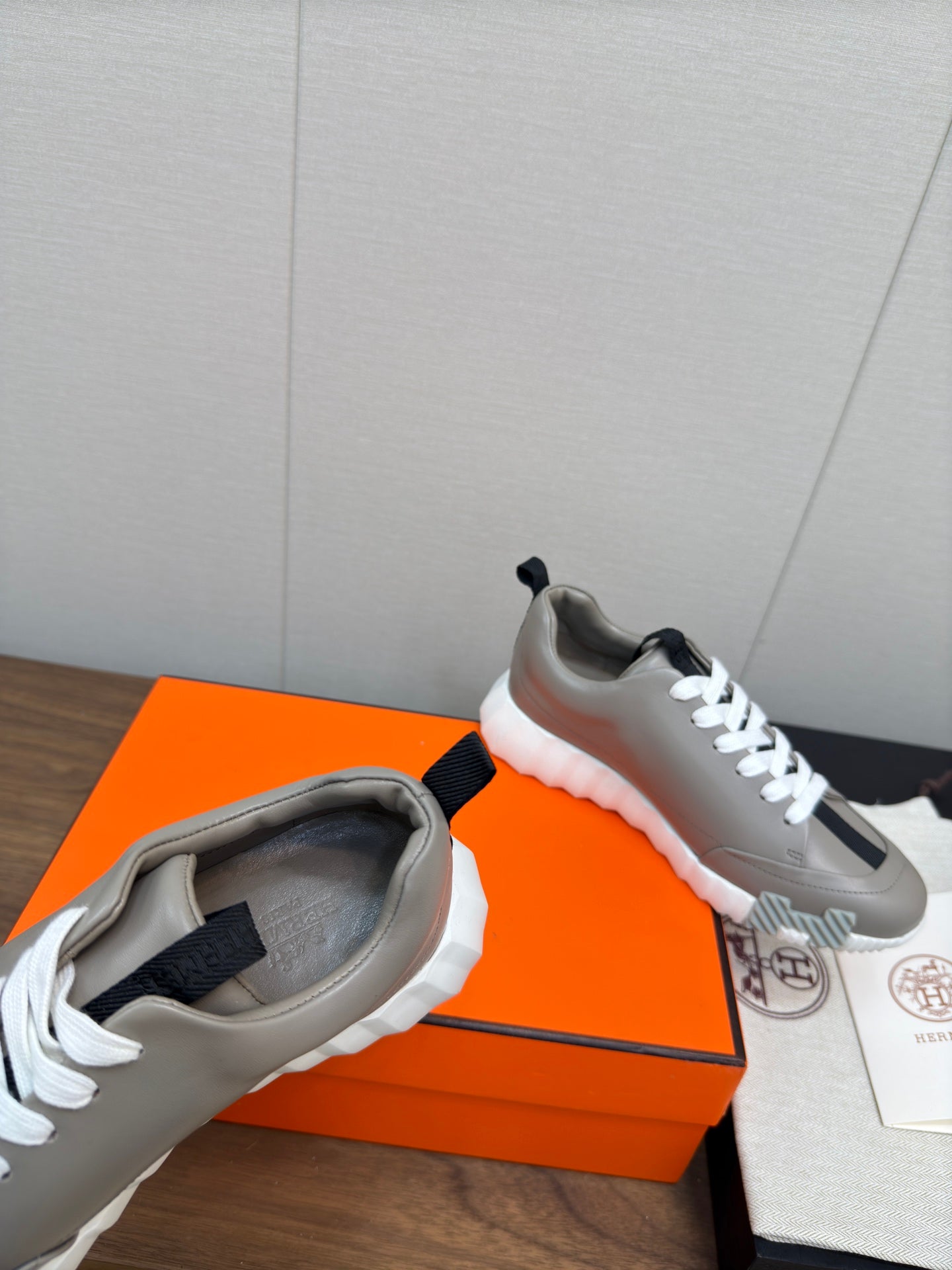 HM Bouncing Sneaker Stone Grey Calfskin 213524