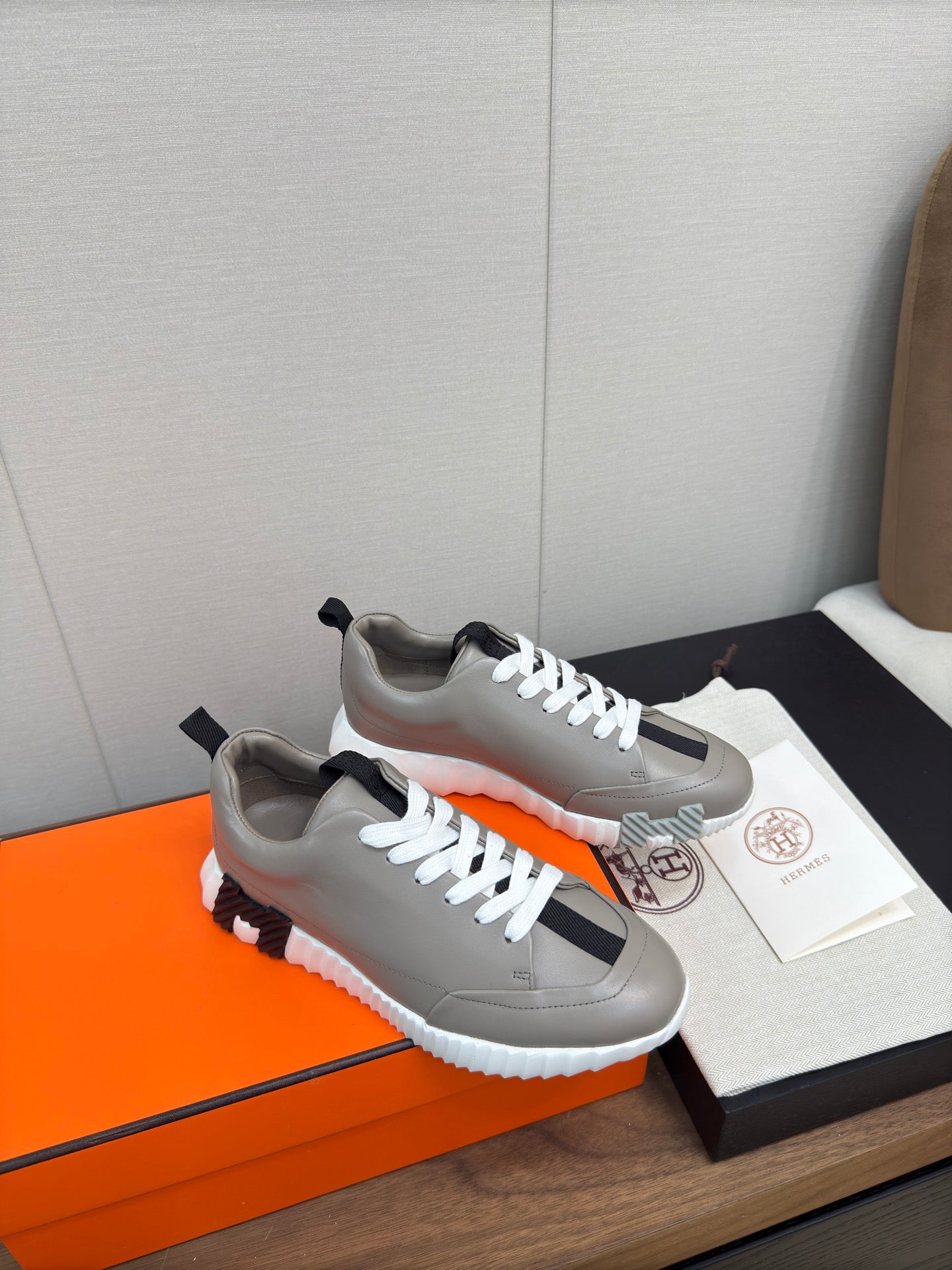 HM Bouncing Sneaker Stone Grey Calfskin 213524