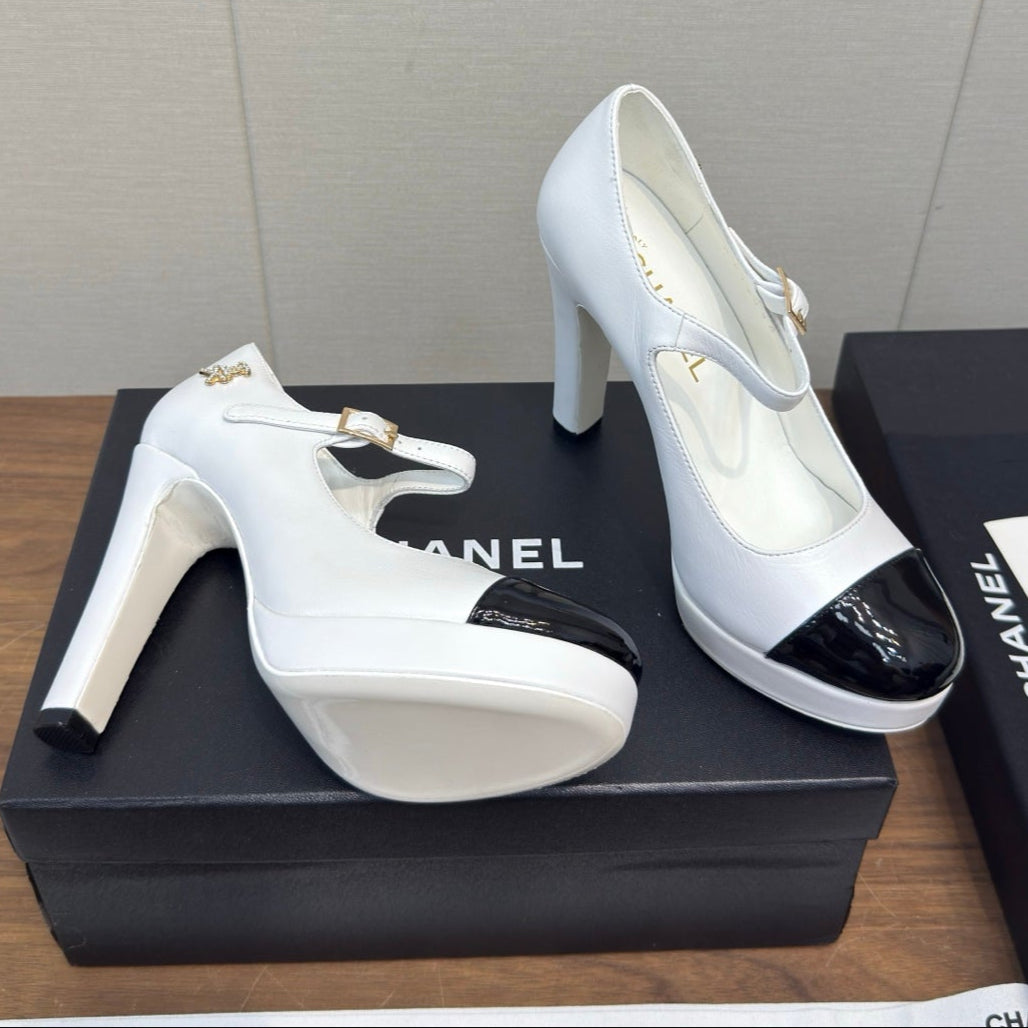 Chanel 25 High Heel Pump White Black Sheepskin 465595