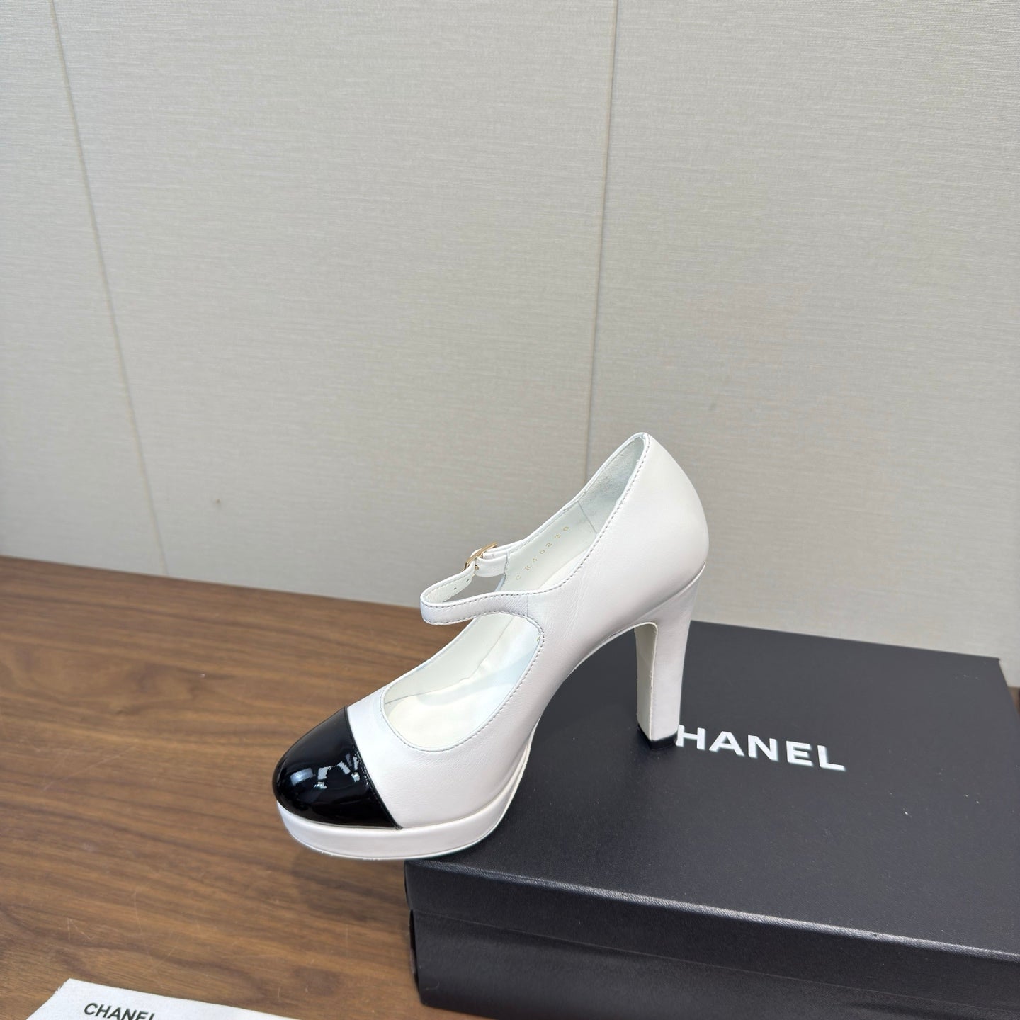 Chanel 25 High Heel Pump White Black Sheepskin 465595